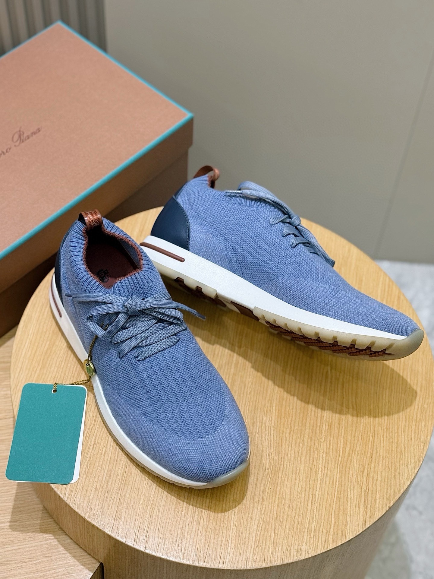 Кроссовки мужские Loro Piana Flexy Walk голубого цвета