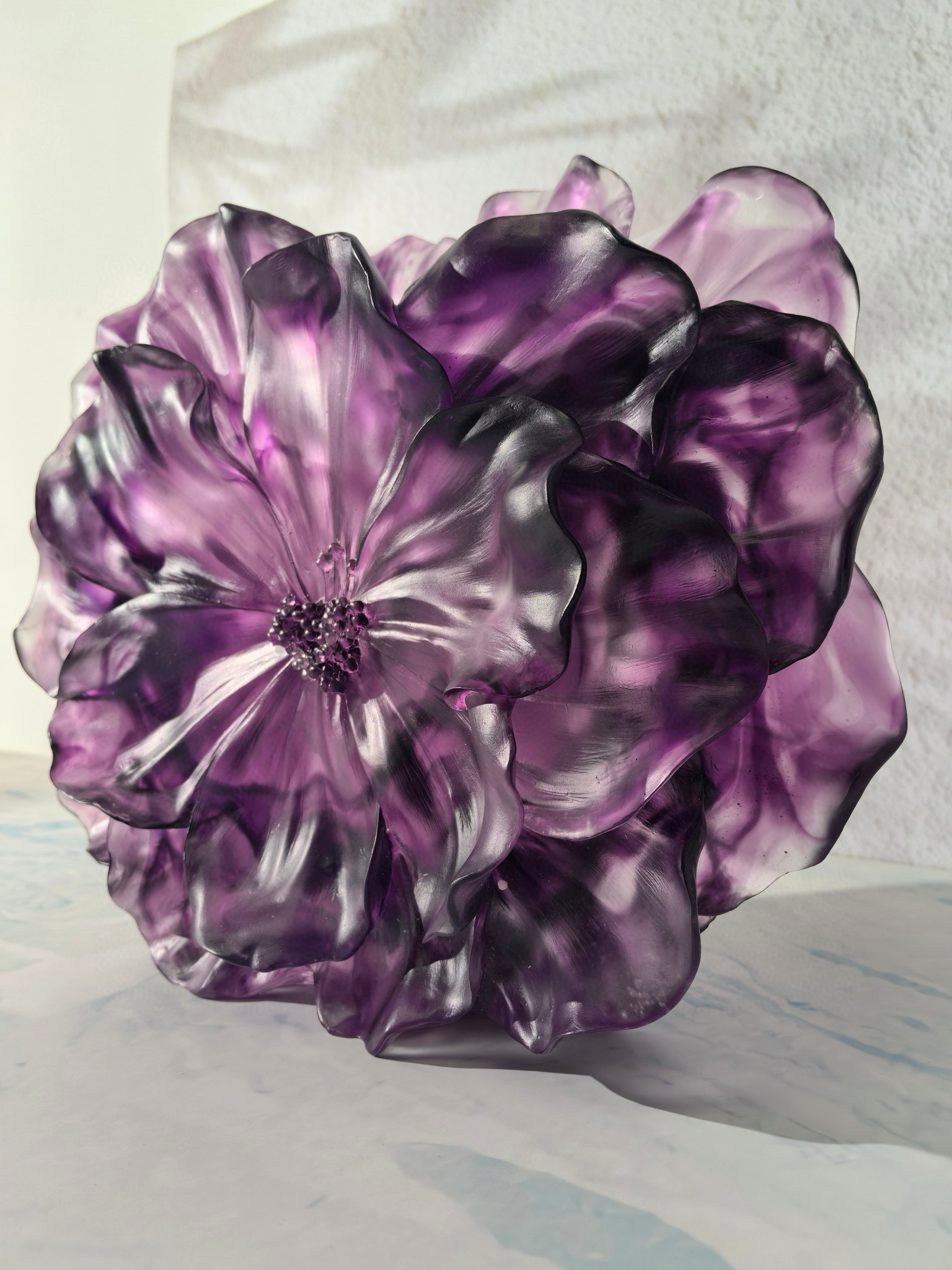 Ваза хрустальная в стиле Daum Camellia, фиолетового цвета