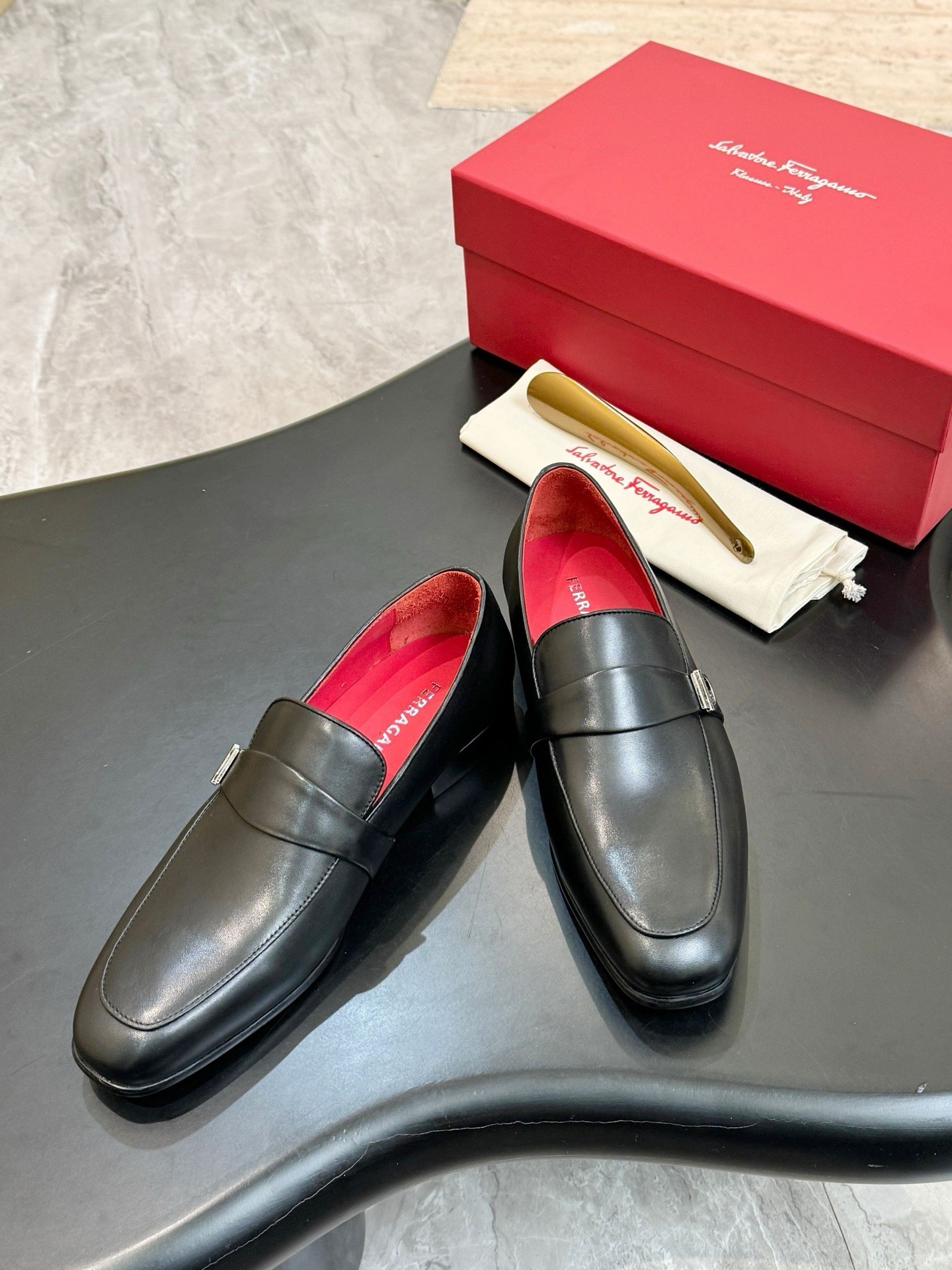 Лоферы мужские в стиле Salvatore Ferragamo Gancini чёрного цвета