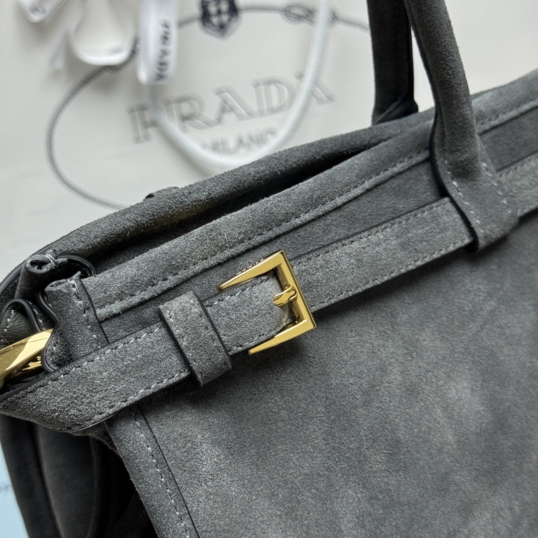 Сумка женская в стиле Prada серого цвета (42×30×12 см)
