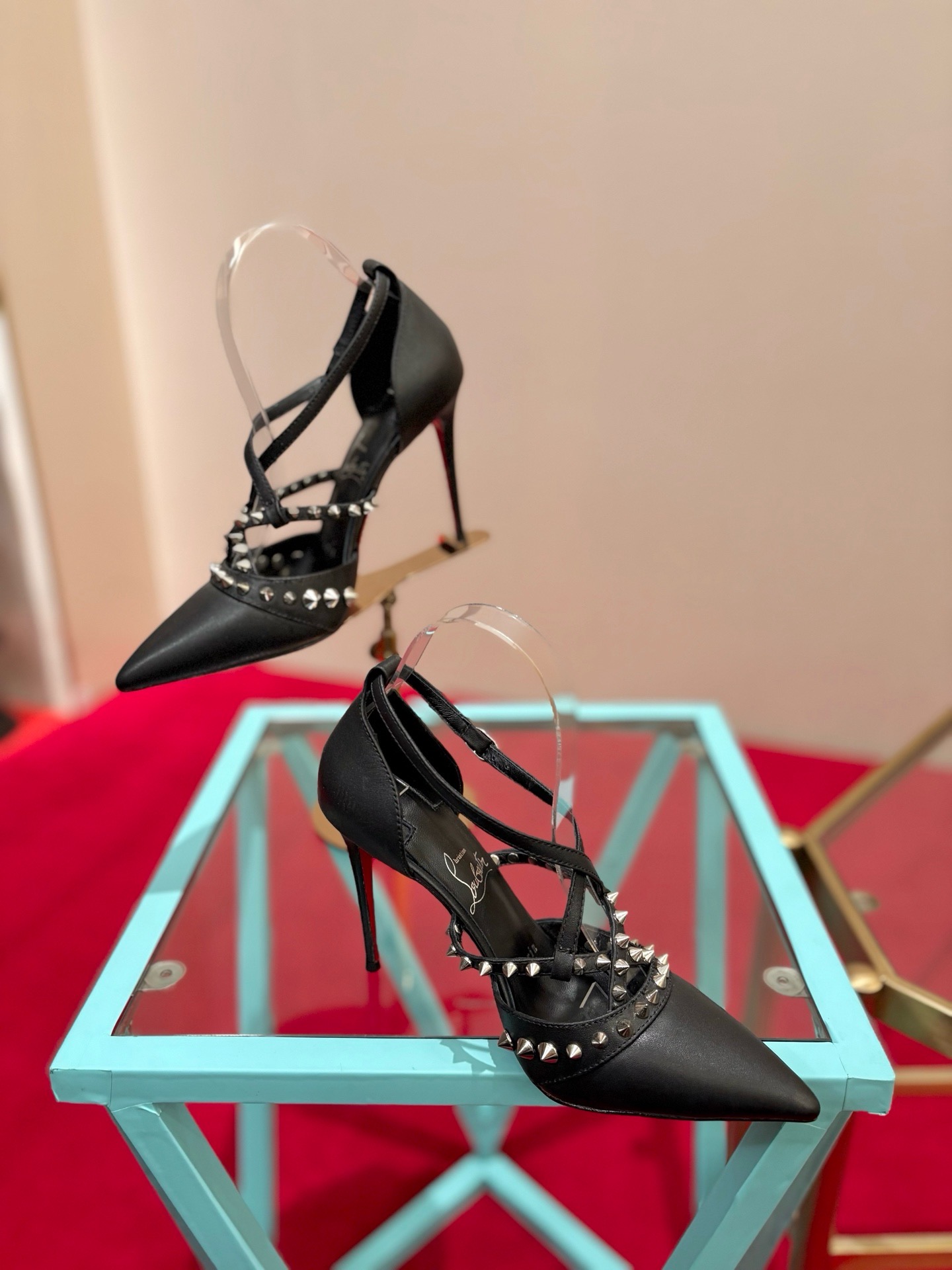 Туфли женские Christian Louboutin So Kate черного цвета