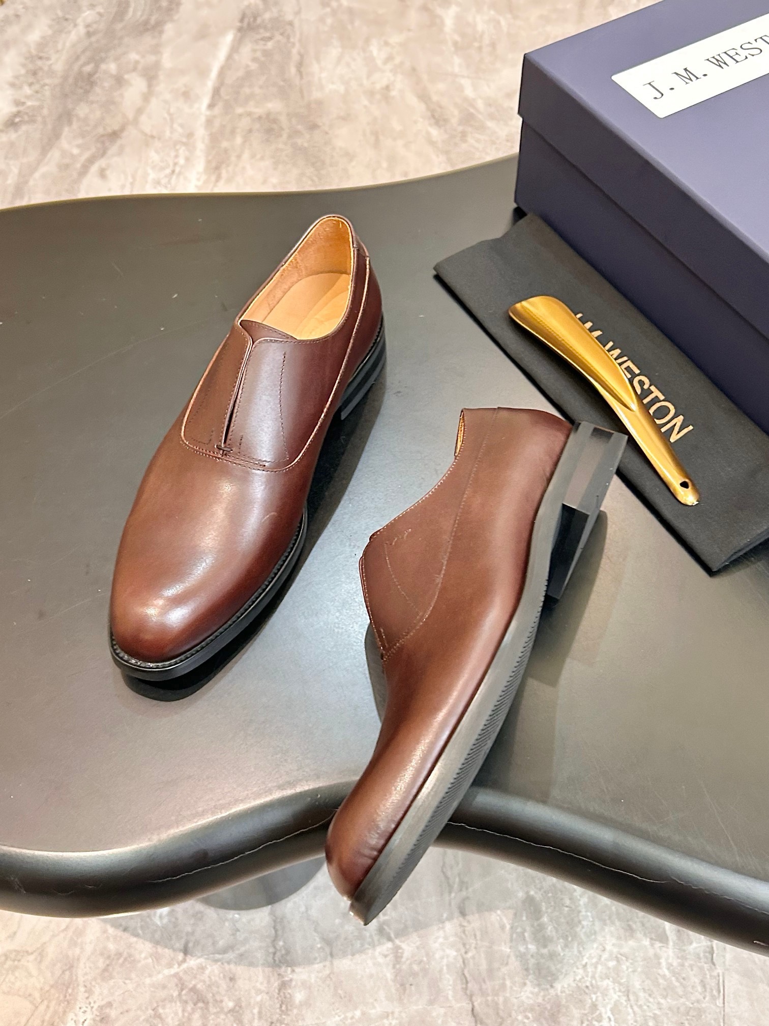 Туфли мужские J.M. Weston Iena Slip-On Oxford тёмно-коричневого цвета