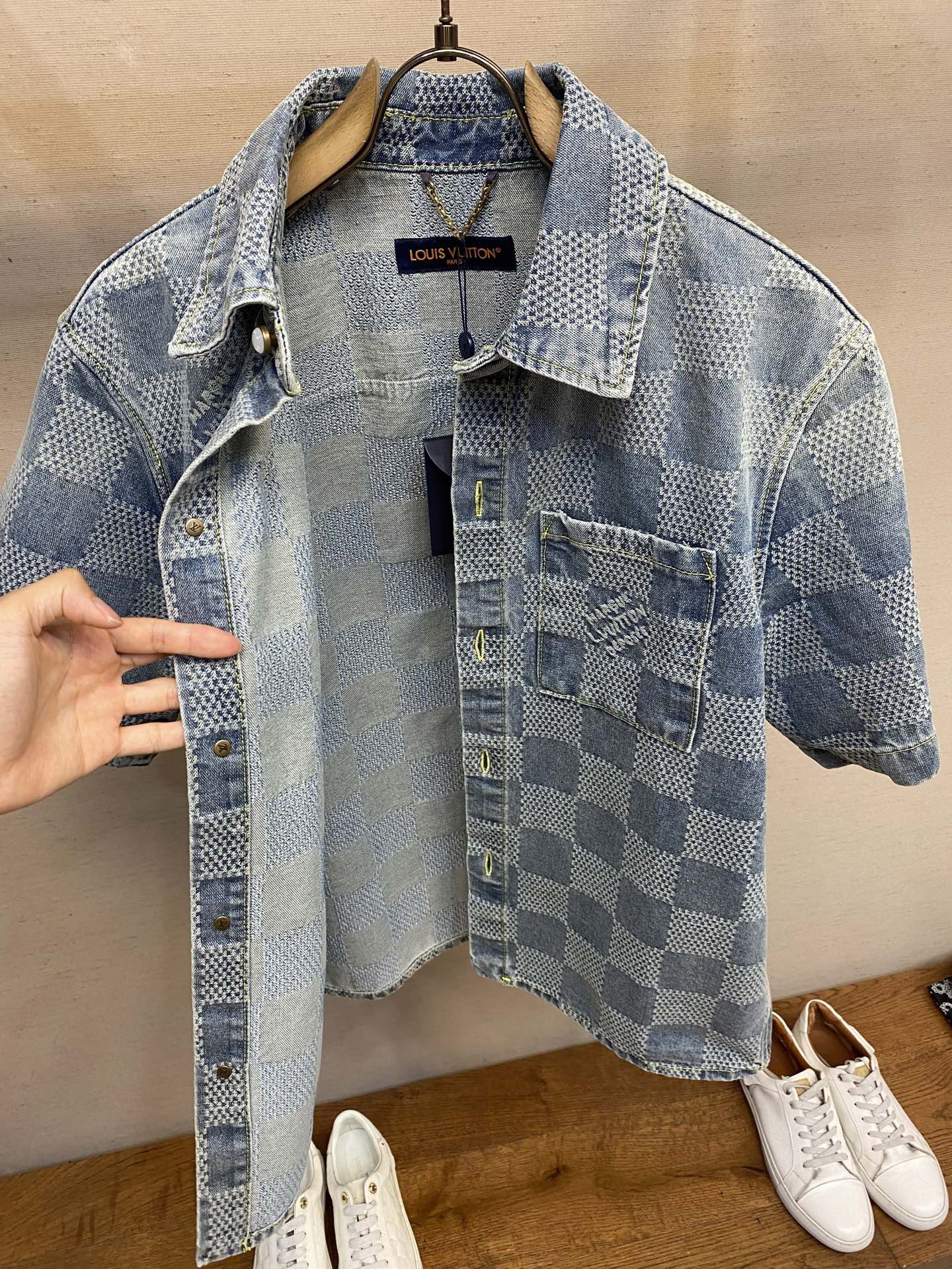 Рубашка мужская в стиле Louis Vuitton с шахматным узором синего цвета