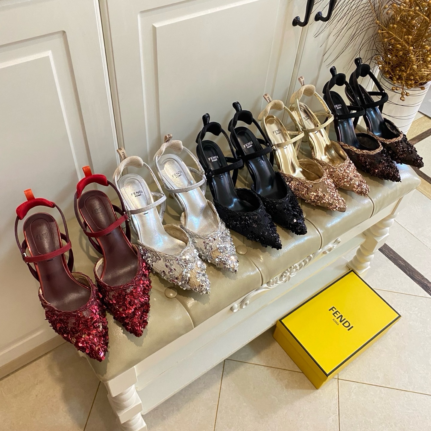 Туфли женские в стиле Fendi из сетки с пайетками и ремешком