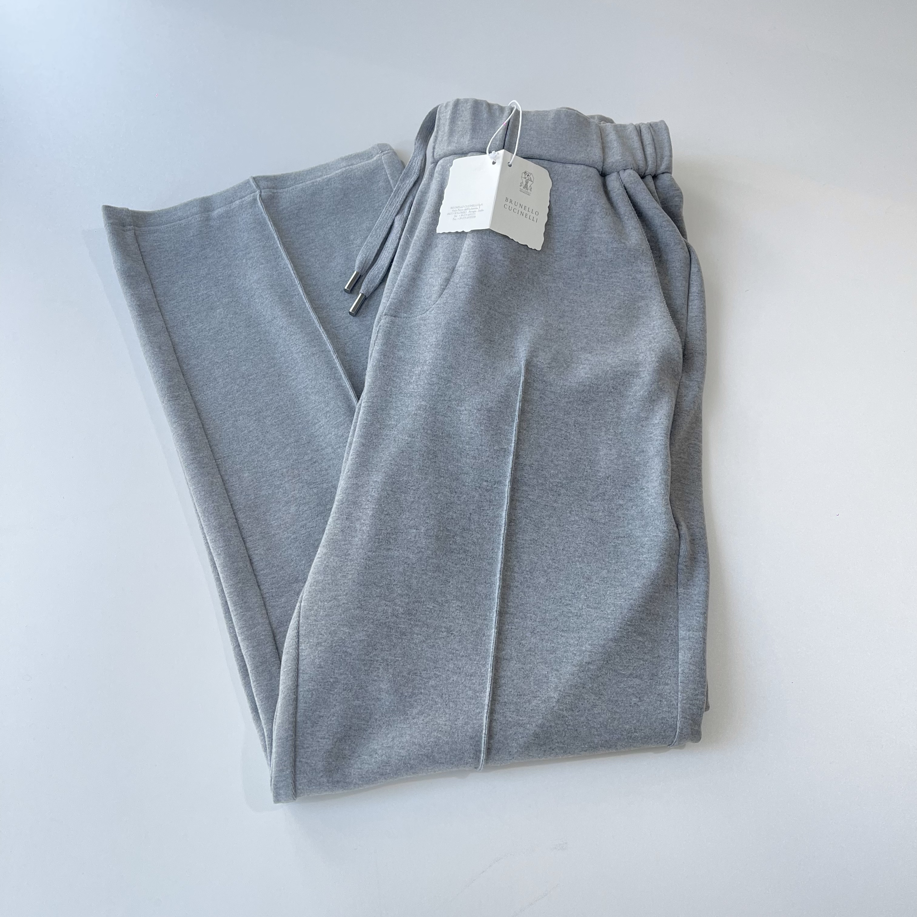 Брюки мужские в стиле Brunello Cucinelli модель Straight Fit из шерстяного трикотажа серого цвета