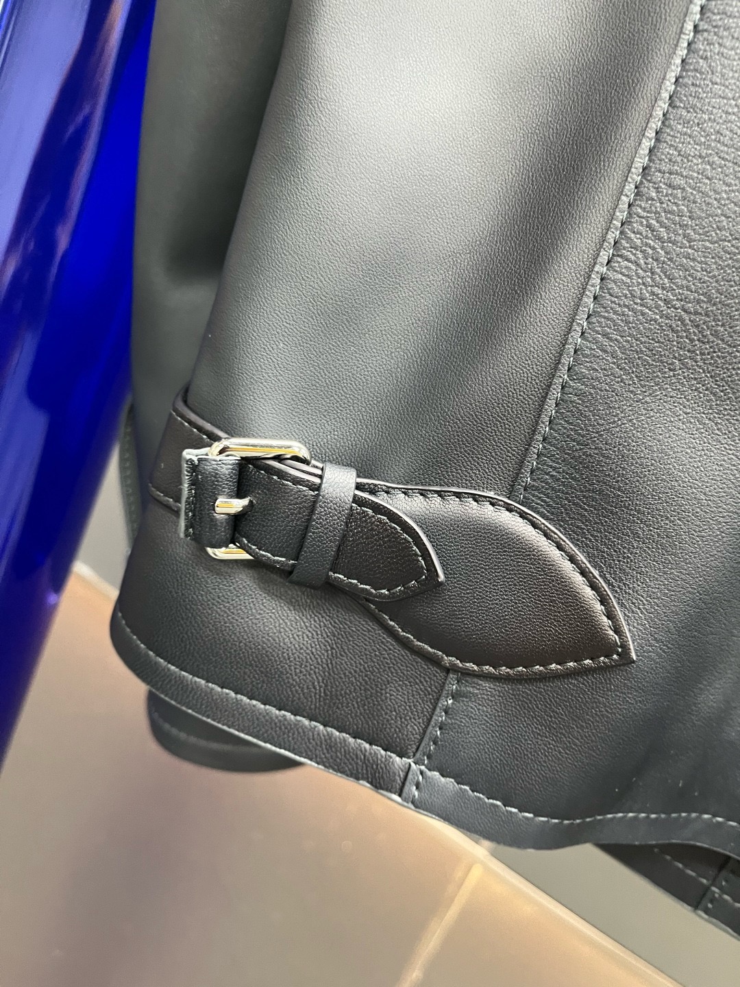 Куртка мужская Berluti серого цвета с отложным воротником