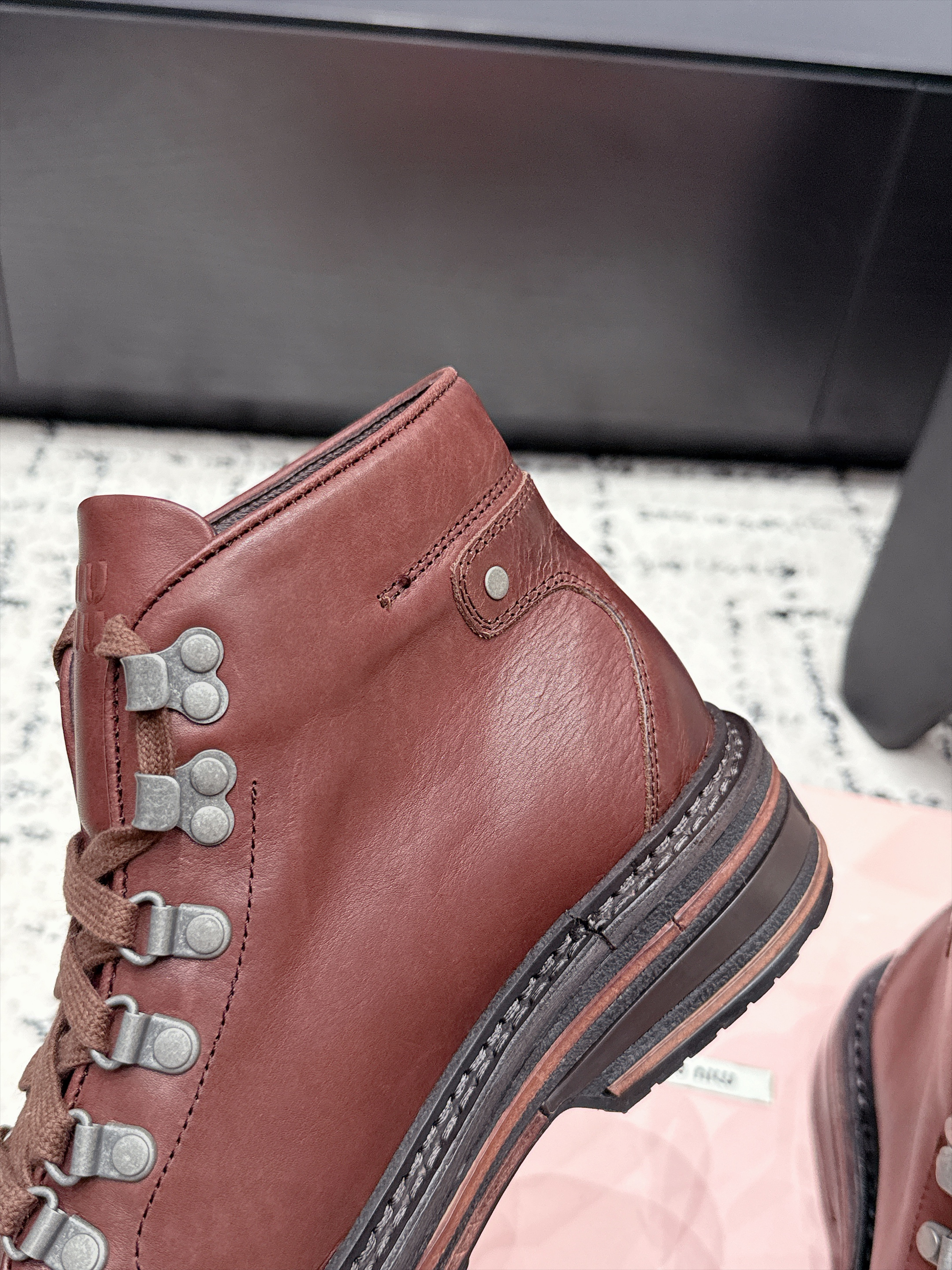 Ботинки женские Miu Miu Leather Laced Booties коричневого цвета