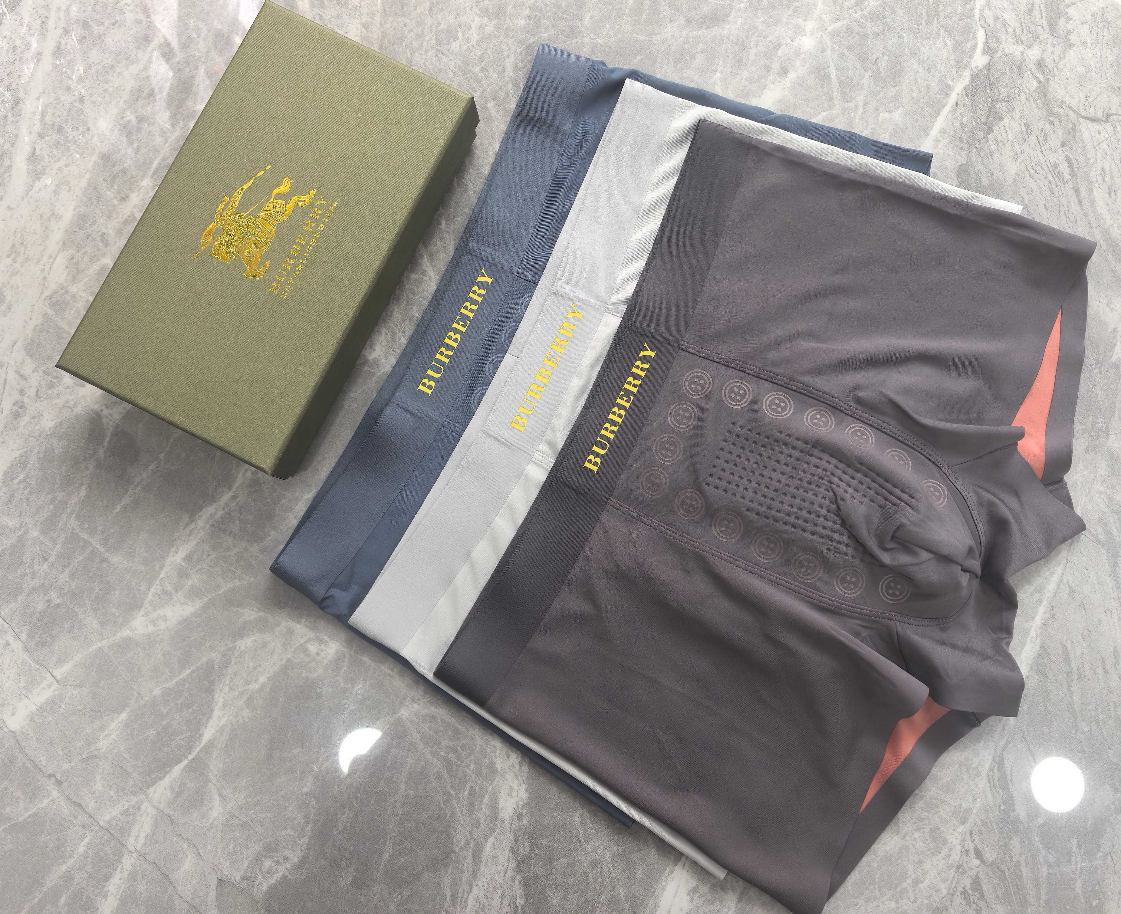 Трусы-боксеры мужские в стиле Burberry (набор 3 шт.) 