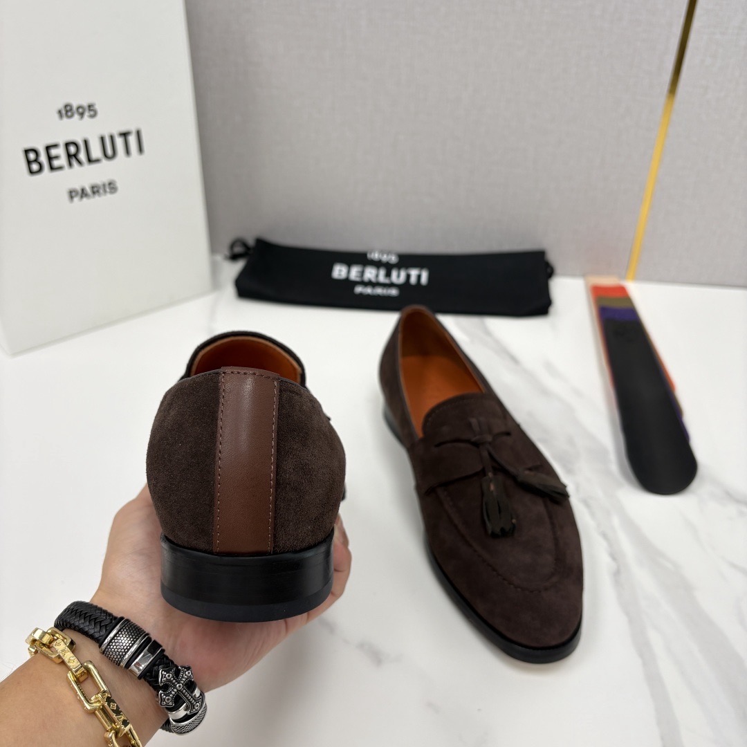 Лоферы мужские в стиле Berluti Lorenzo из натуральной замши темно-коричневого цвета