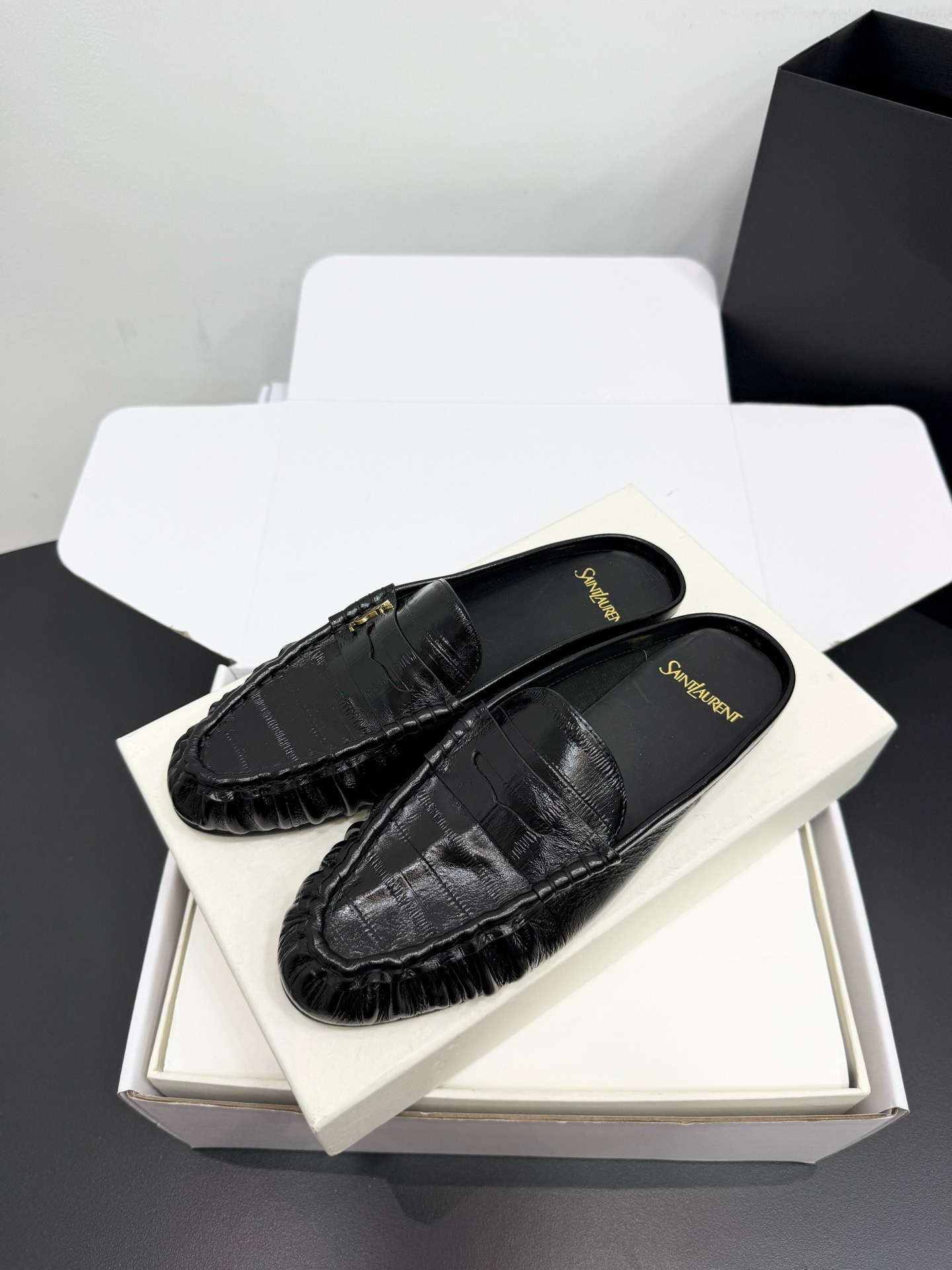 Мюли-лоферы женские в стиле Saint Laurent Le Loafer черного цвета