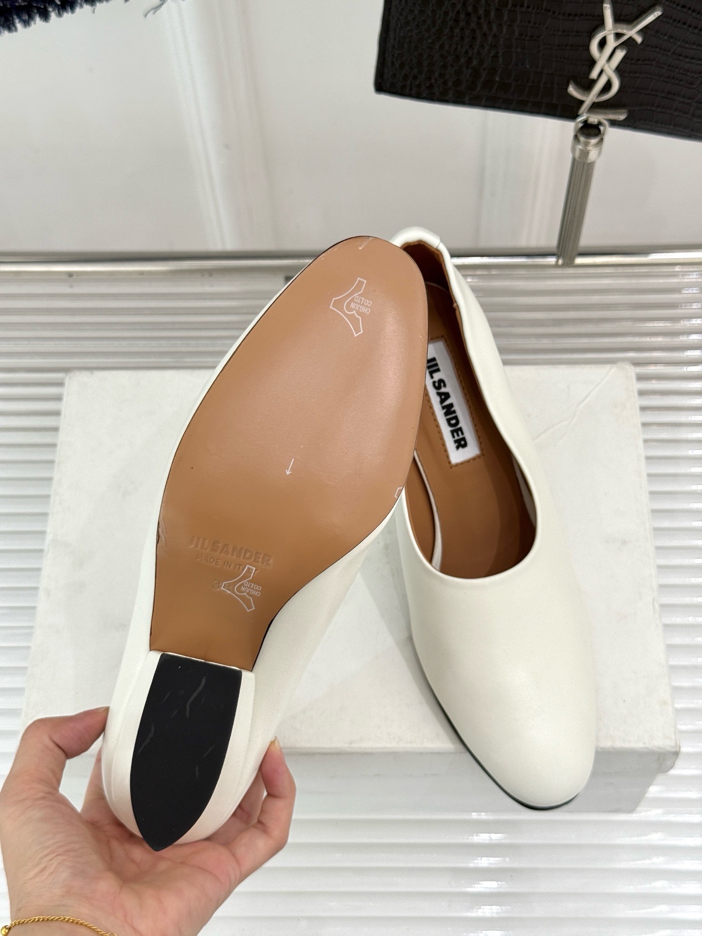 Туфли женские в стиле Jil Sander белого цвета