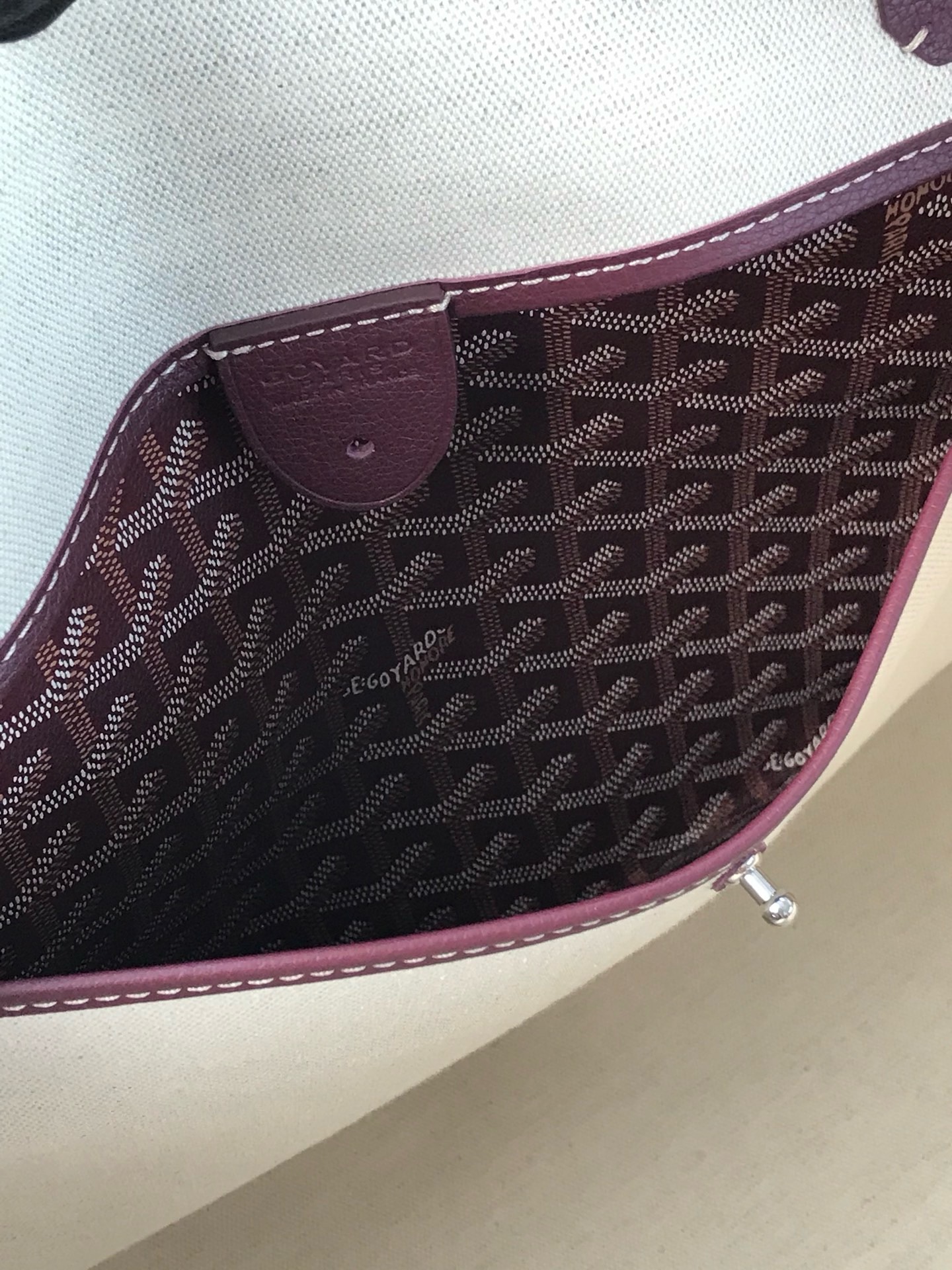 Сумка женская Goyard Artois GM бордового цвета