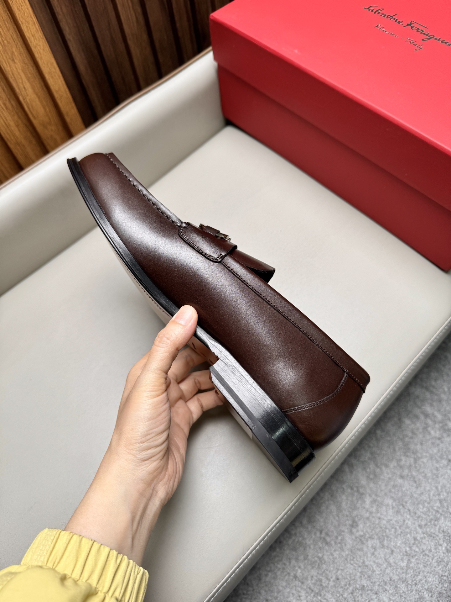 Лоферы мужские в стиле Ferragamo Gancini коричневого цвета