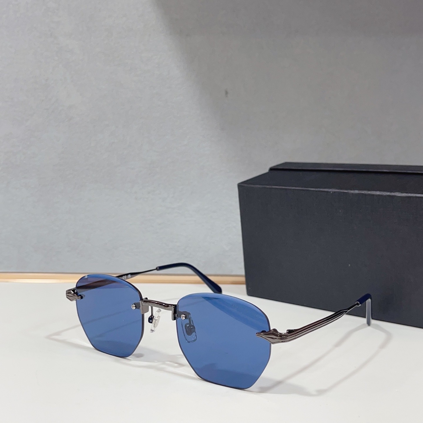 Очки солнцезащитные мужские в стиле Montblanc