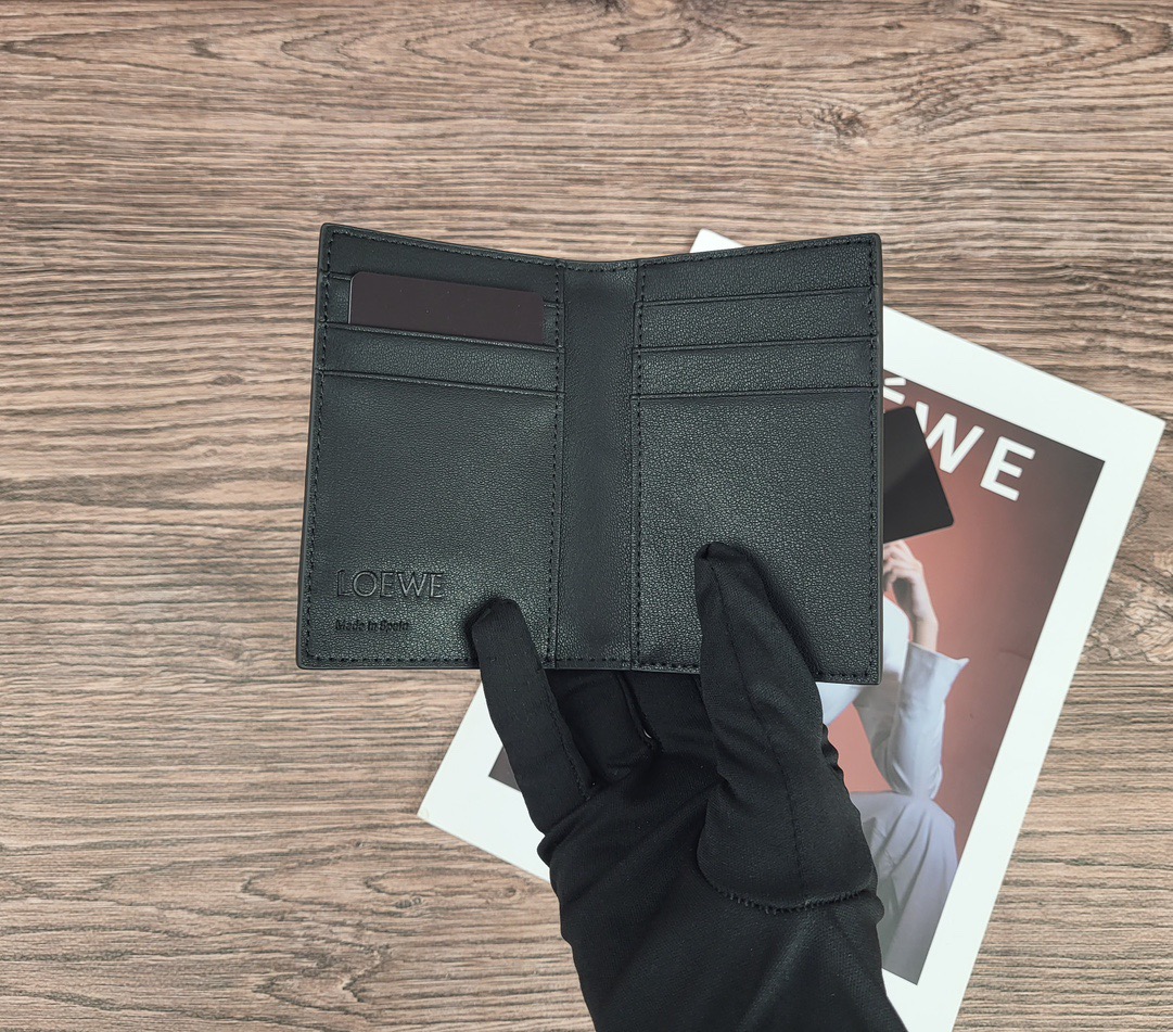 Кошелёк компактный в стиле Loewe L1132 чёрного цвета