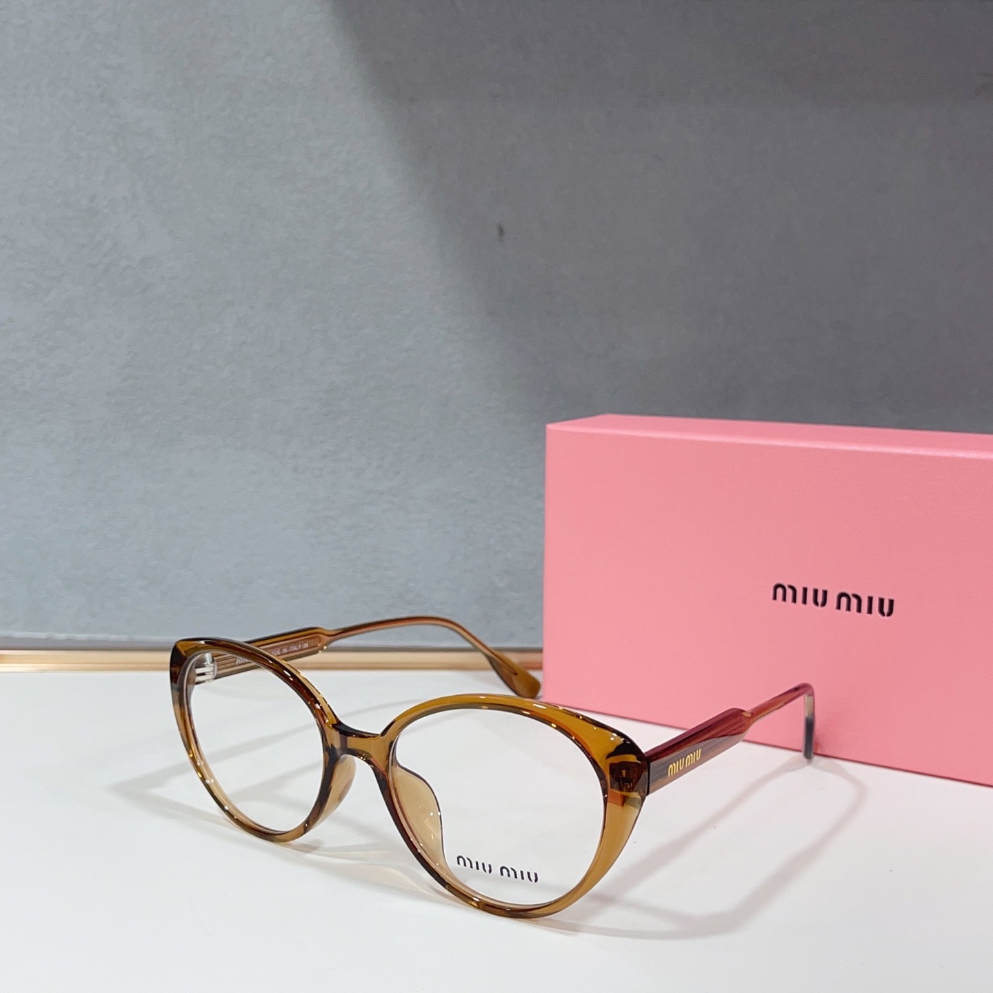 Очки женские в стиле Miu Miu круглой формы