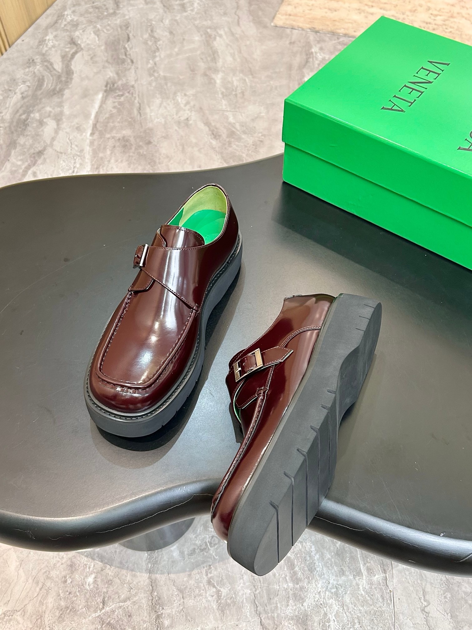 Туфли мужские Bottega Veneta бордового цвета