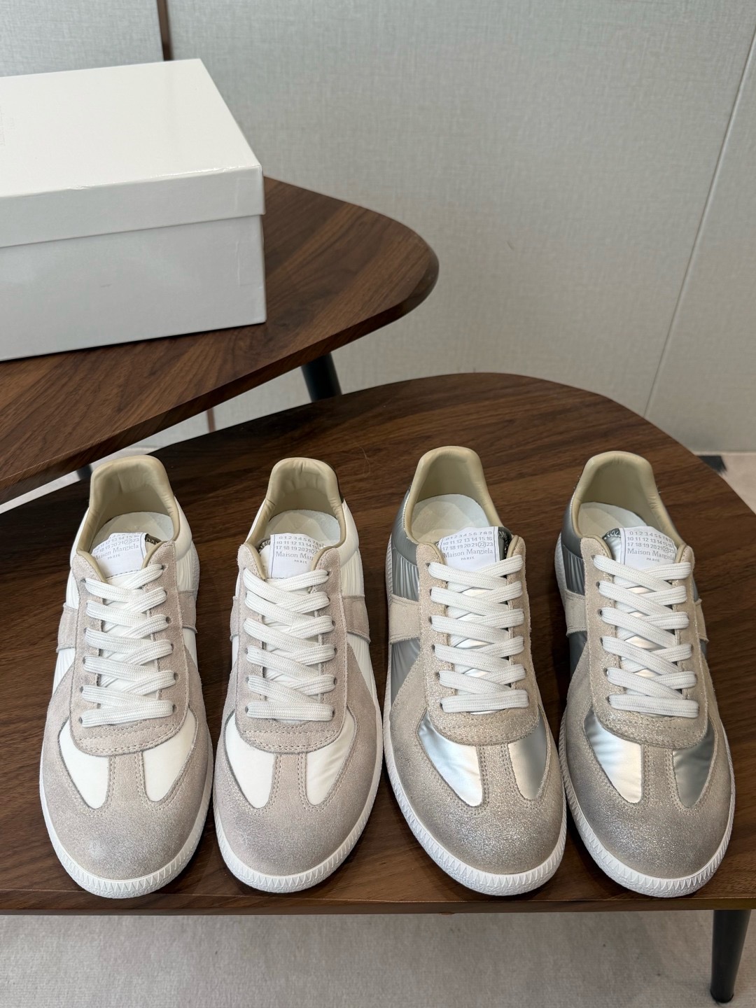 Кроссовки Maison Margiela Replica бело-бежевого цвета