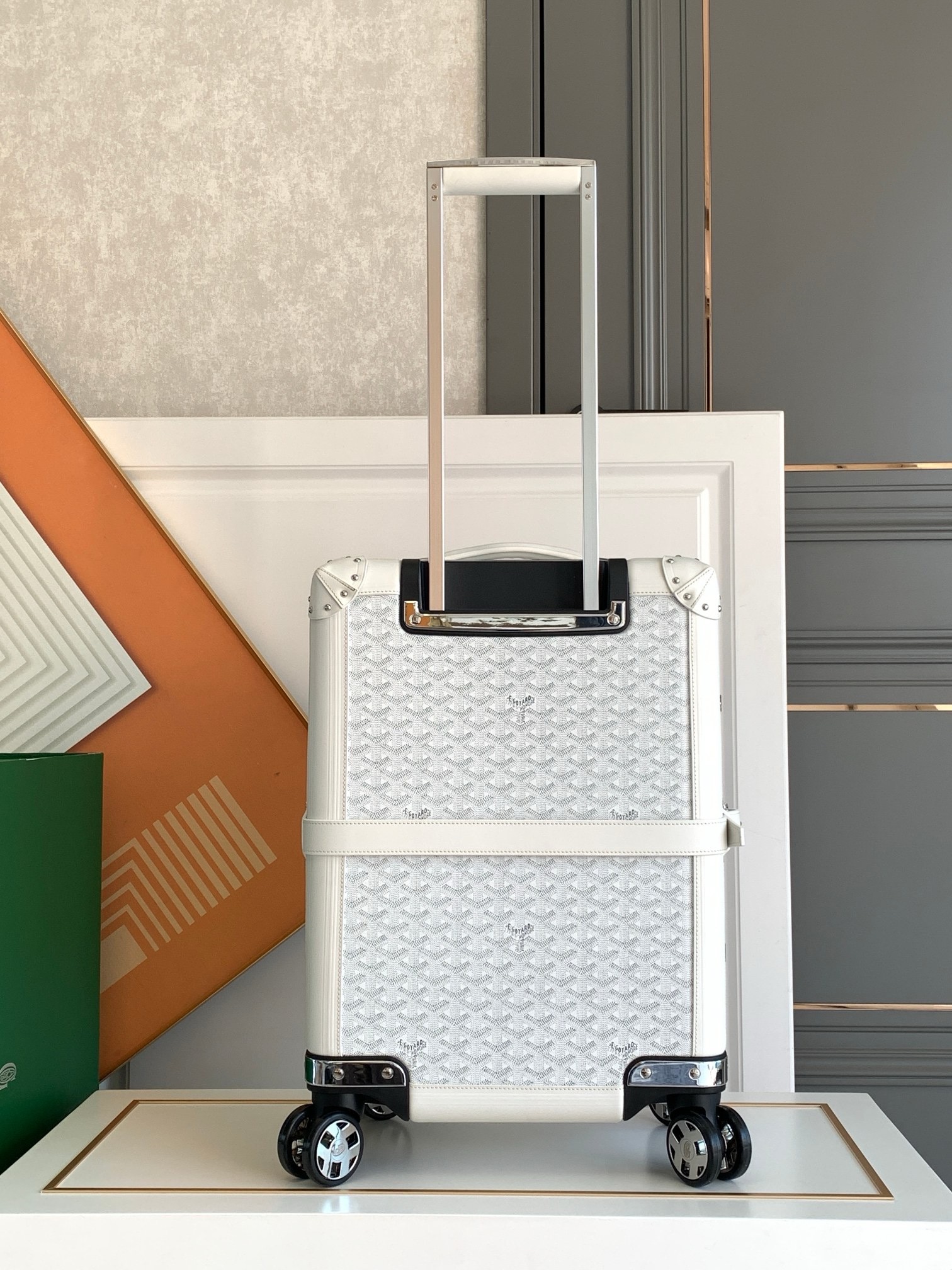 Чемодан Goyard Bourget PM белого цвета