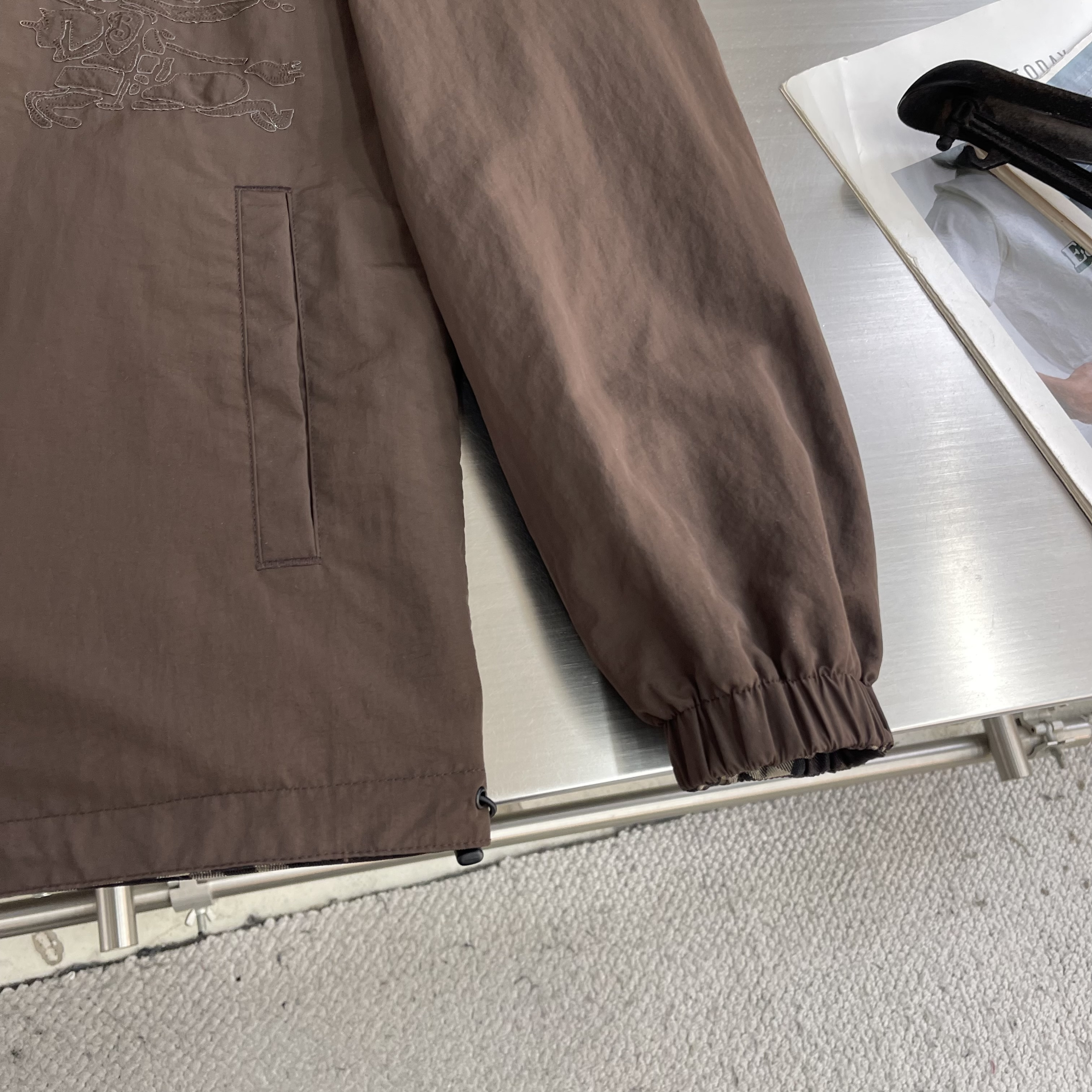 Куртка мужская в стиле Burberry двусторонняя с капюшоном