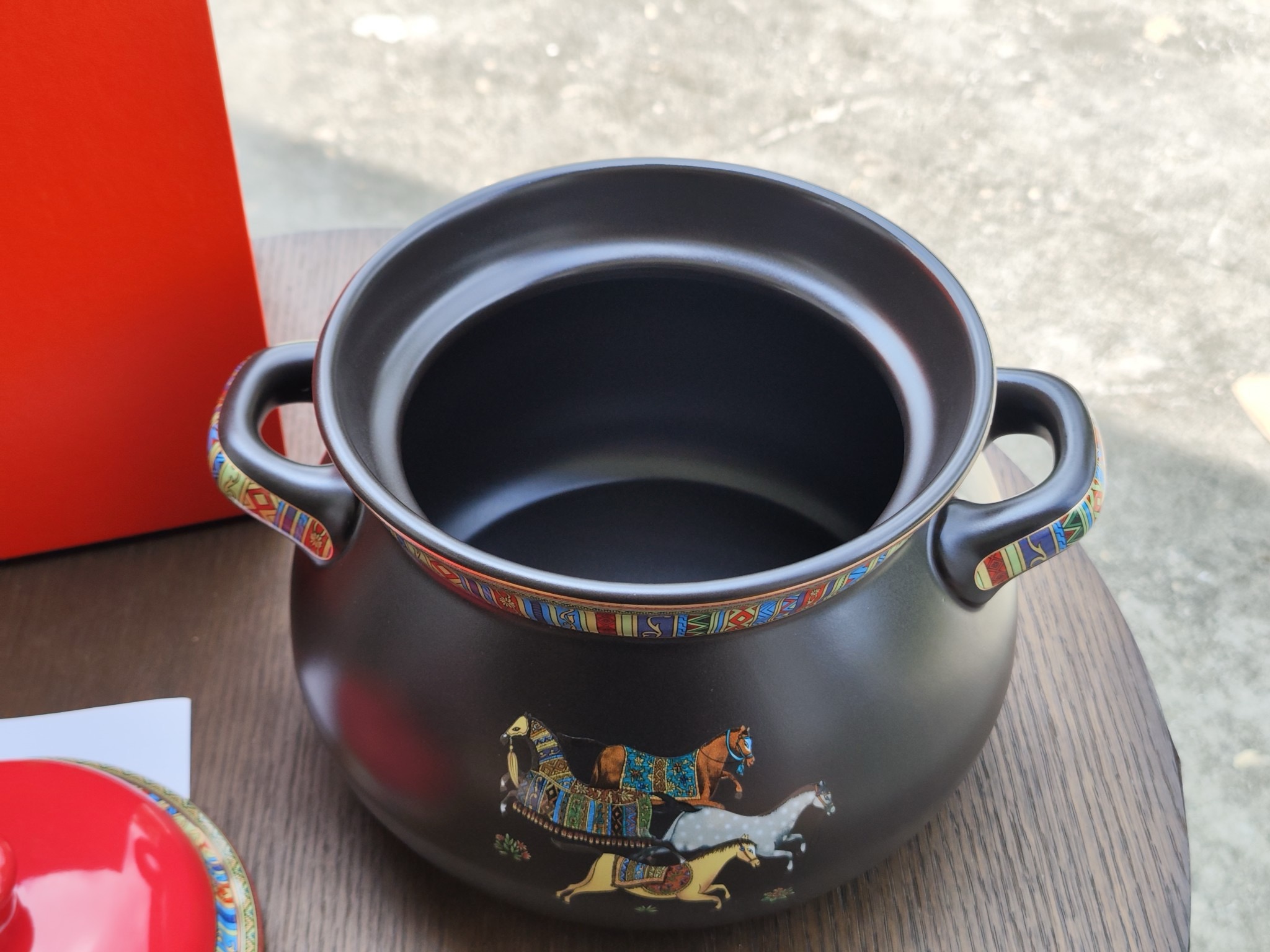 Кастрюля Hermes из керамики черного цвета