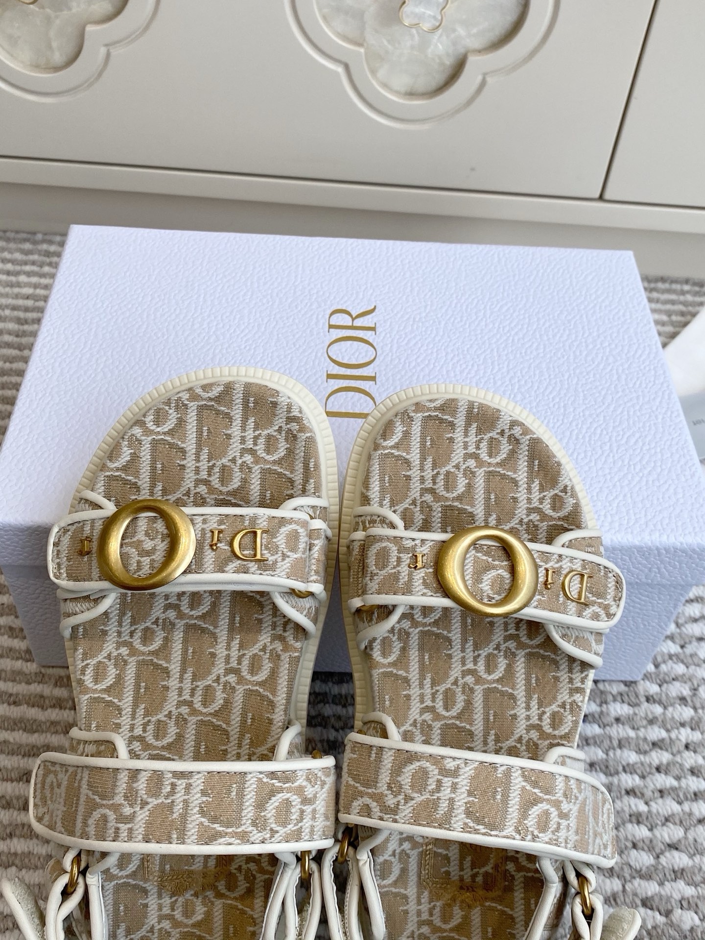 Сандалии женские Dior MyDior бежевого цвета