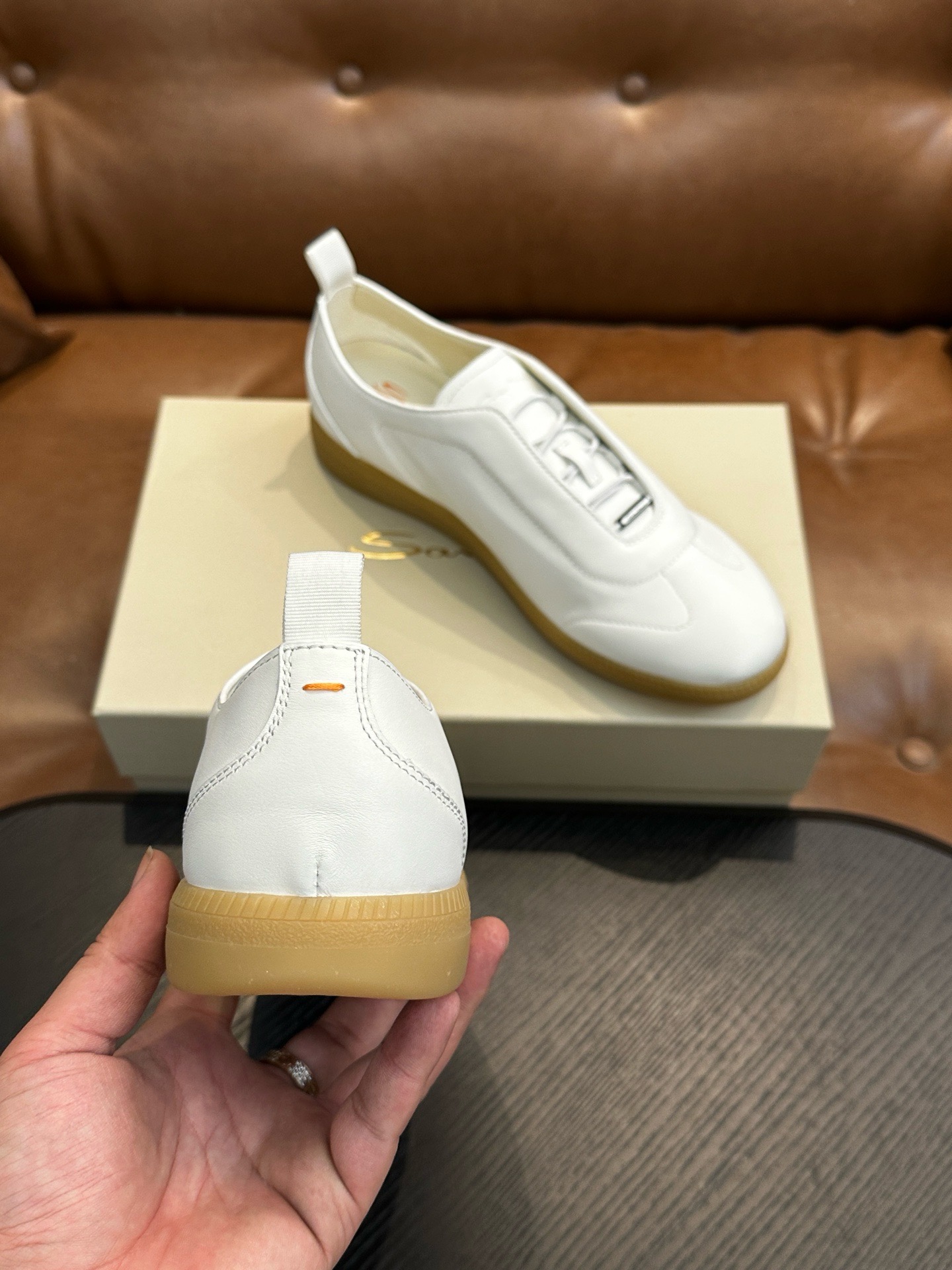 Кеды мужские в стиле Santoni из натуральной кожи белого цвета