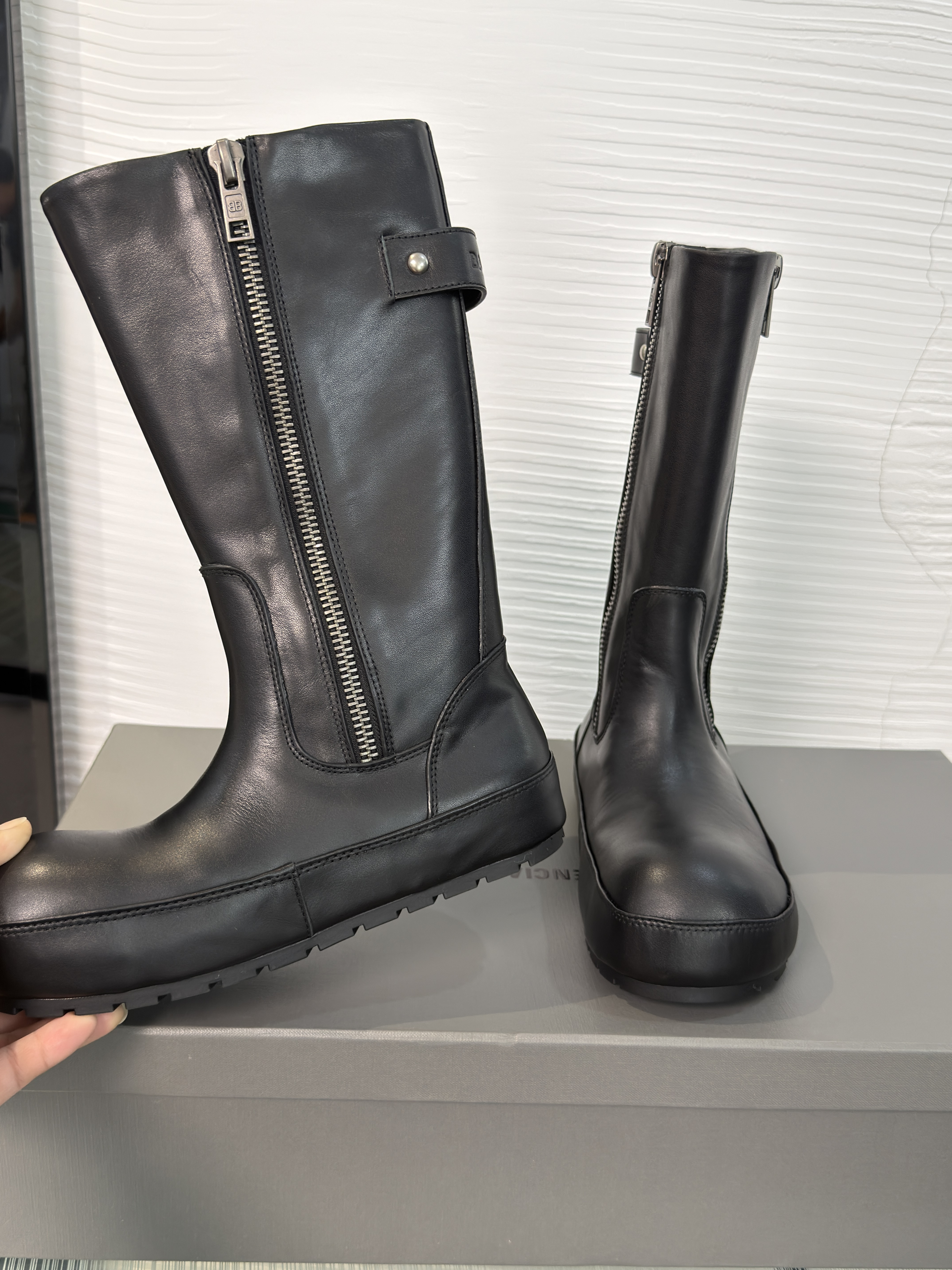 Сапоги женские Balenciaga чёрного цвета