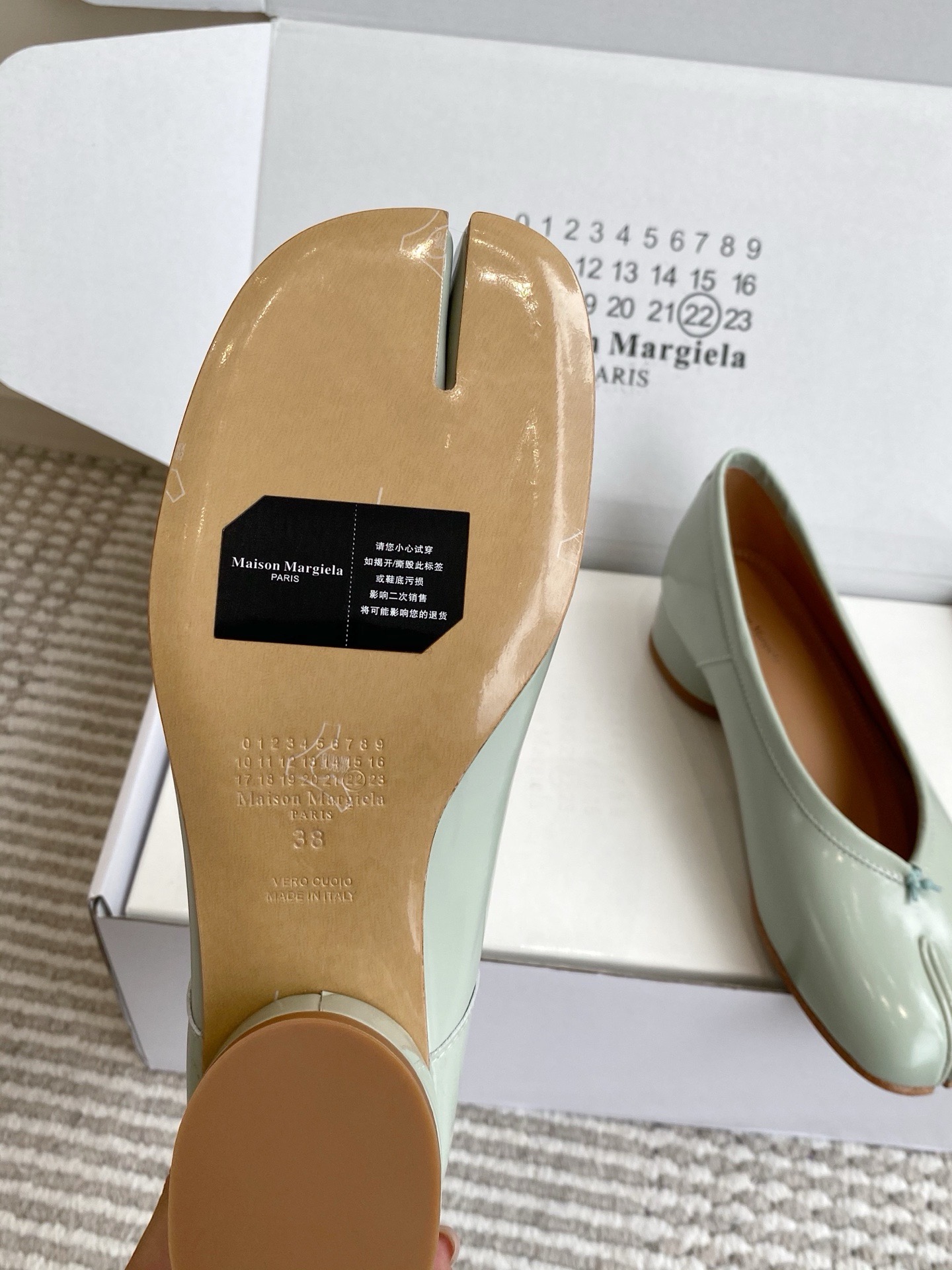 Туфли Мэри Джейн женские Maison Margiela Tabi мятного цвета