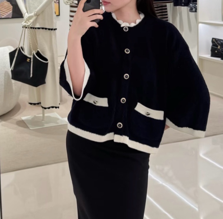 Кардиган женский в стиле Chanel тёмно-синего цвета с контрастной отделкой