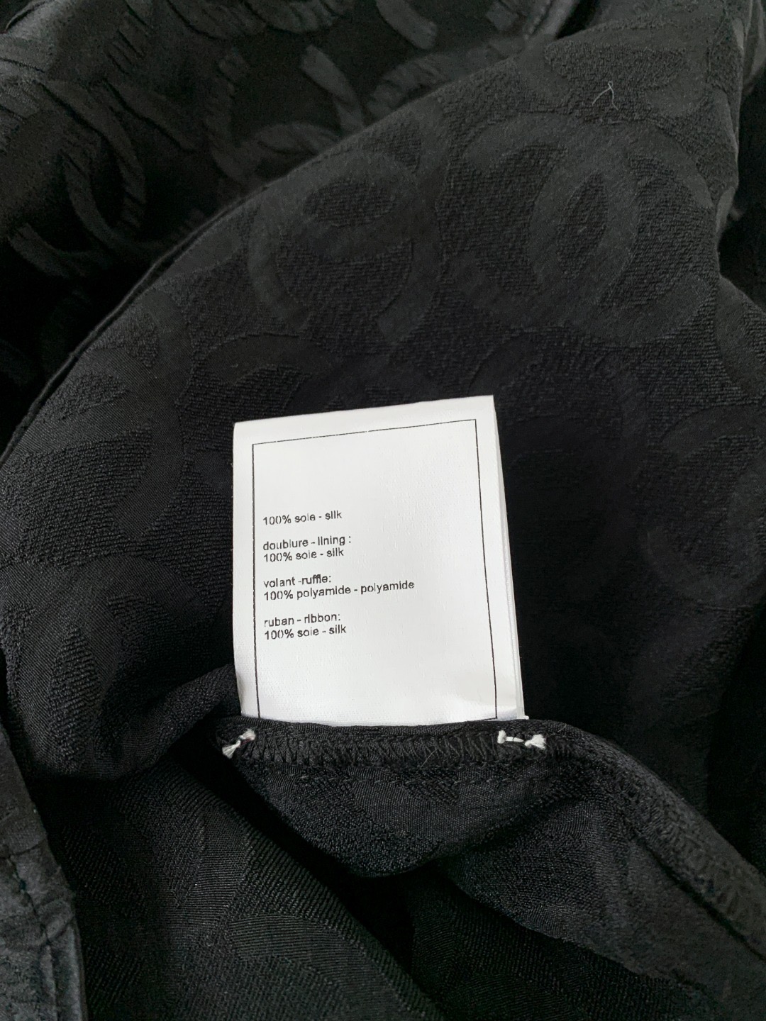 Блуза женская в стиле Chanel с круглым вырезом и бантом из жаккардовой ткани чёрного цвета с прозрачными рукавами