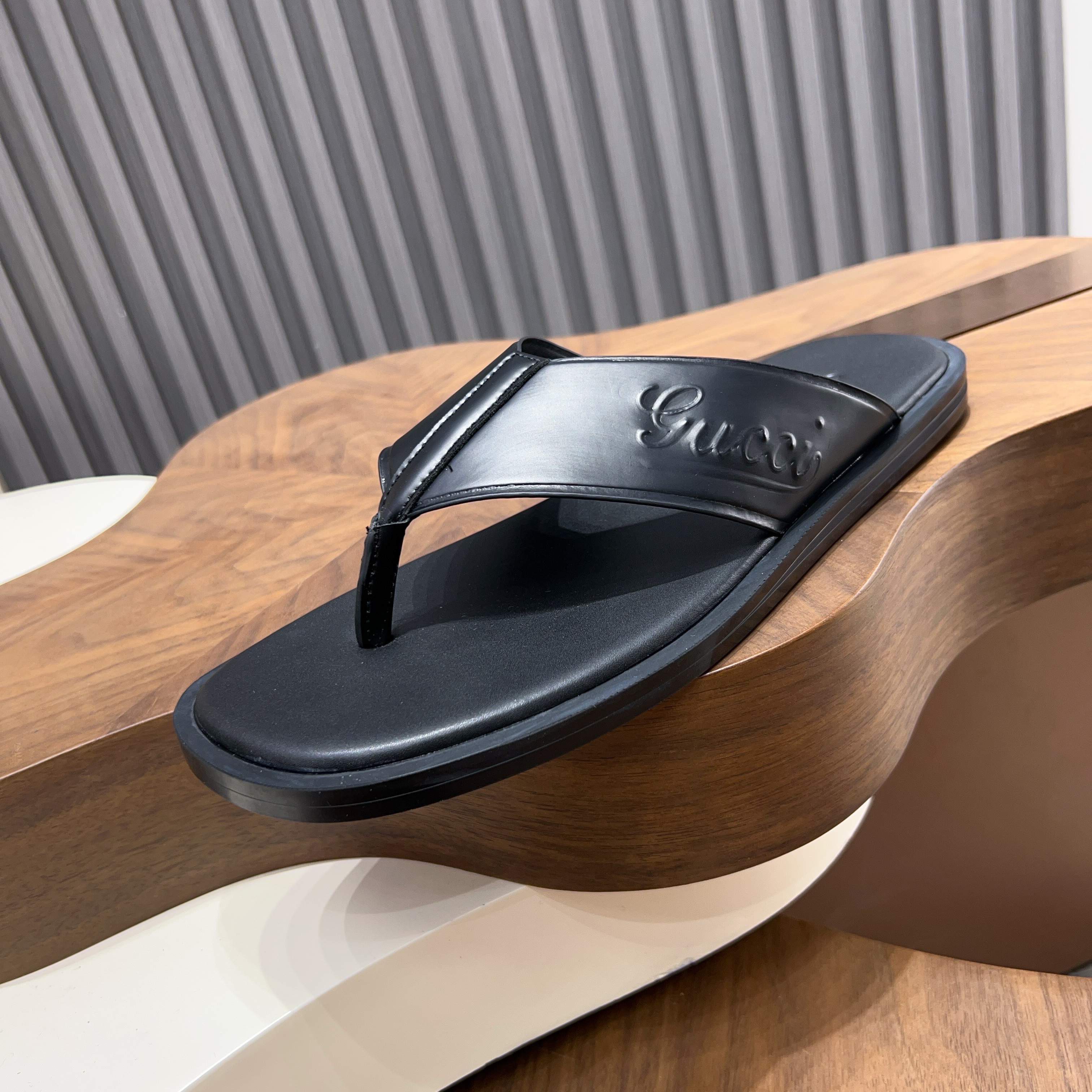 Шлёпанцы мужские в стиле Gucci черного цвета