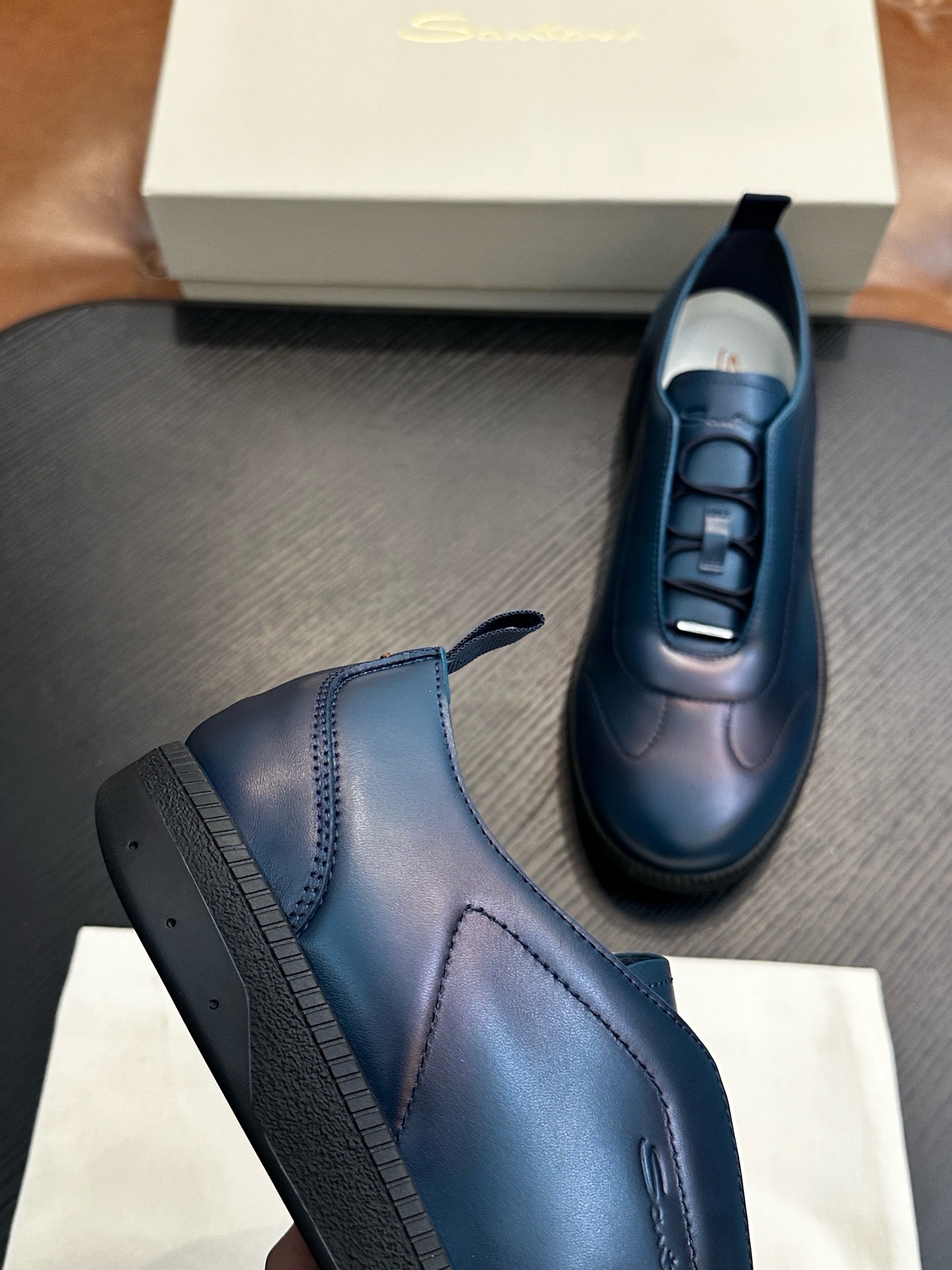 Кеды мужские в стиле Santoni из натуральной кожи темно-синего цвета