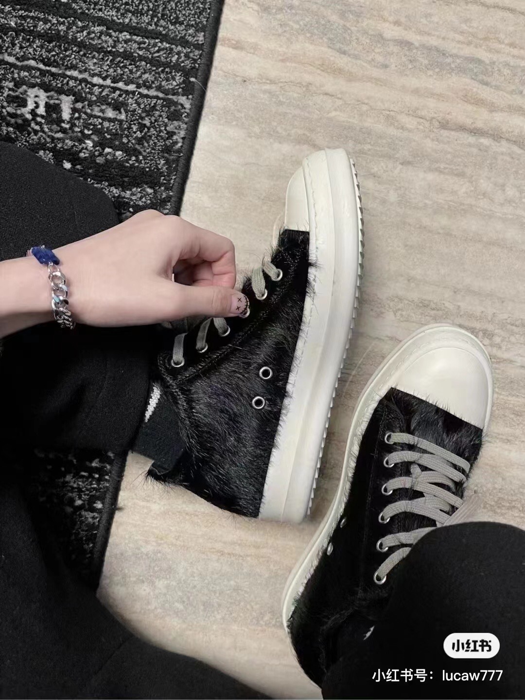 Кроссовки унисекс в стиле Rick Owens с ворсом черного цвета