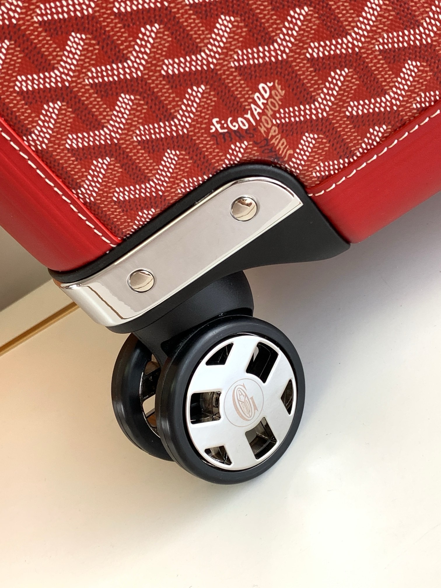 Чемодан Goyard Bourget PM красного цвета