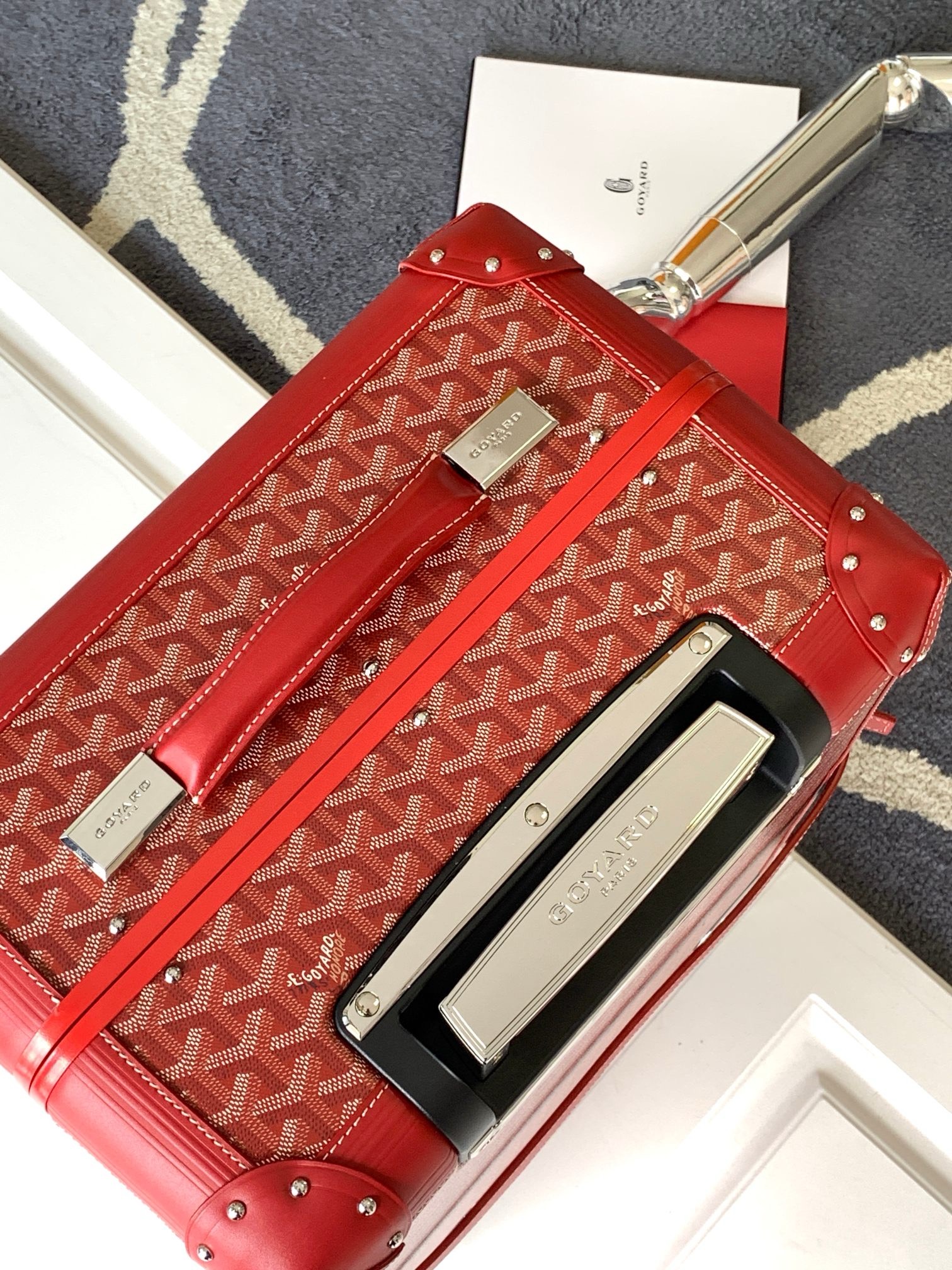 Чемодан Goyard Bourget PM красного цвета
