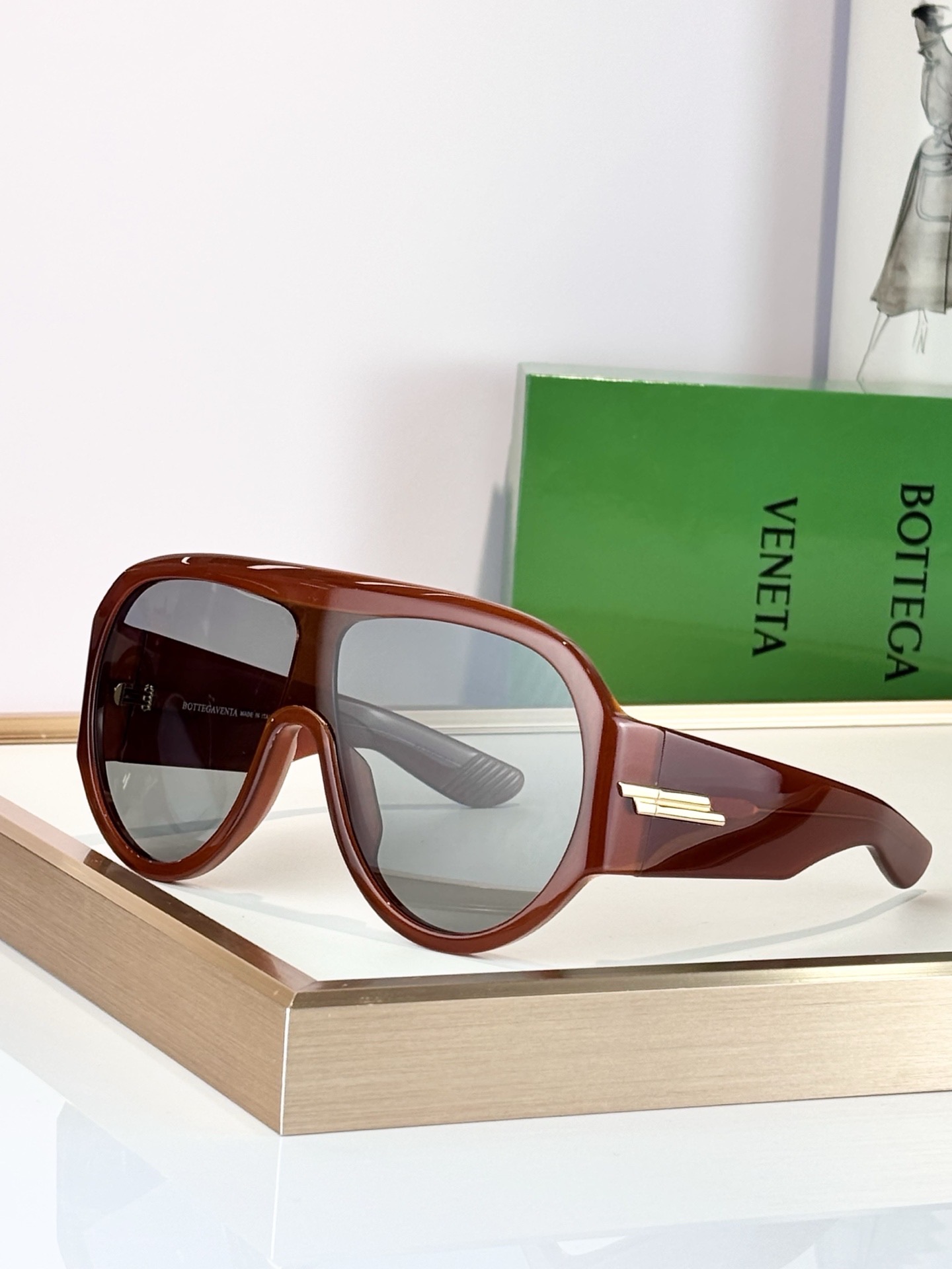 Очки солнцезащитные женские в стиле Bottega Veneta oversize