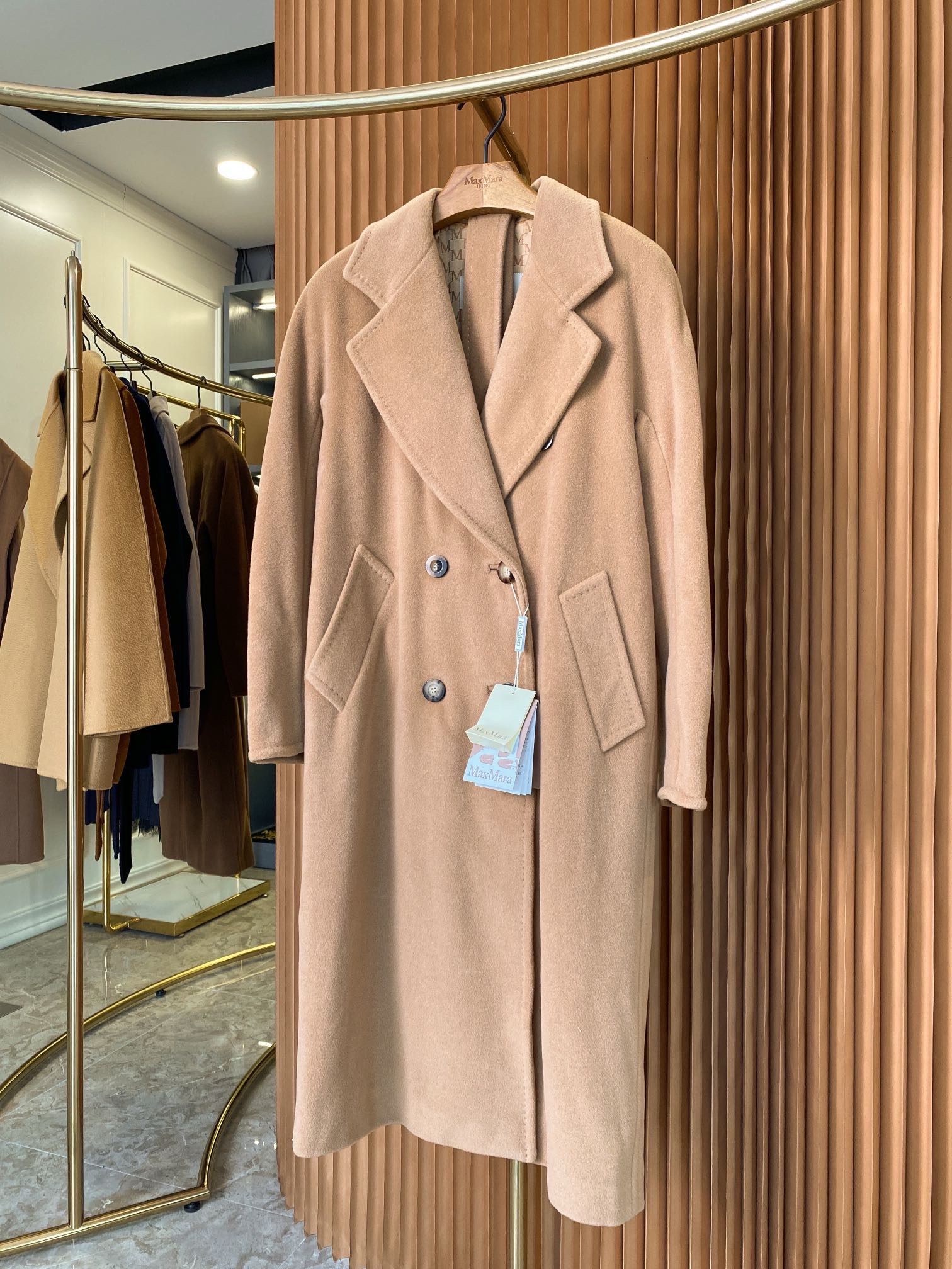 Пальто женское Max Mara 101801 Icon Coat светло-коричневого цвета