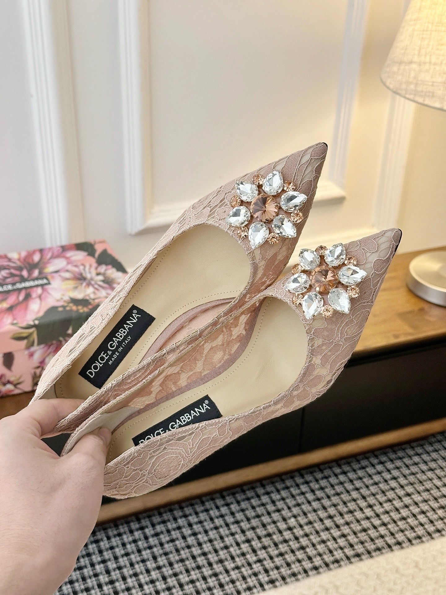 Туфли женские Dolce&Gabbana нюдового цвета