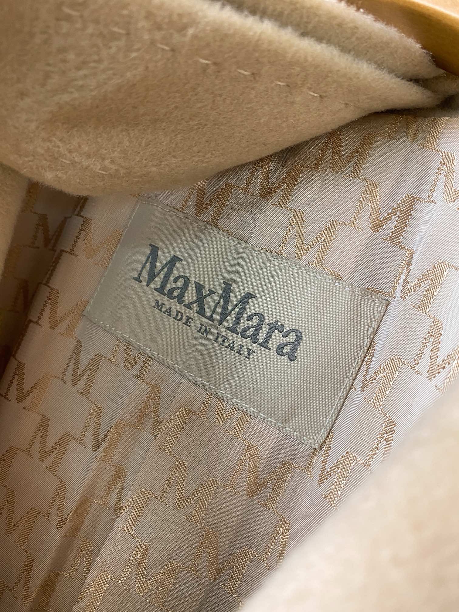 Пальто женское Max Mara 101801 Icon Coat бежевого цвета