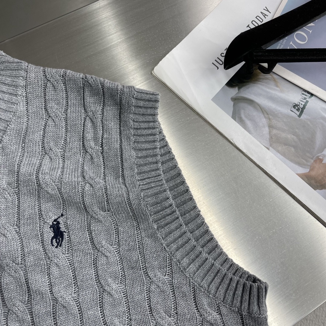 Жилет мужской в стиле Ralph Lauren с фактурной вязкой серого цвета