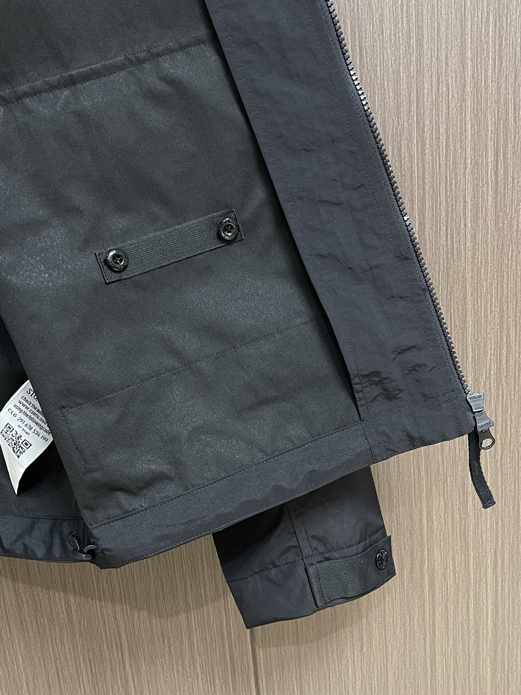 Куртка мужская Stone Island с капюшоном чёрного цвета