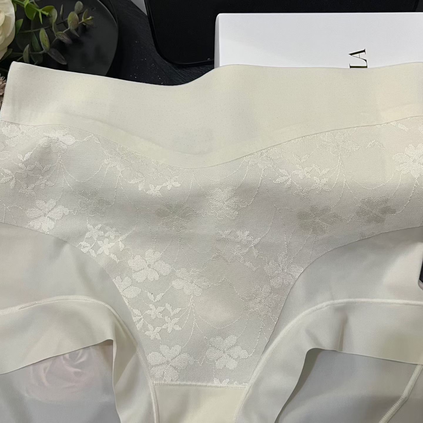 Трусы женские в стиле La Perla корректирующие комплект из 2 шт