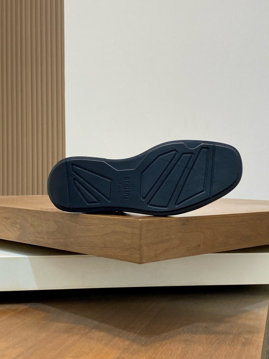 Кроссовки мужские в стиле Berluti из натуральной кожи чёрного цвета