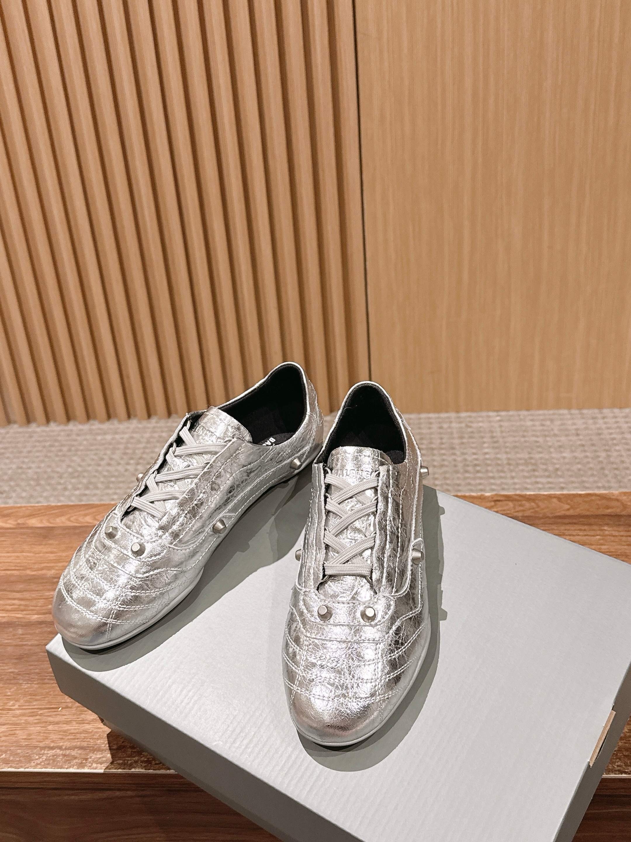 Кеды женские Balenciaga Soccer серебристого цвета
