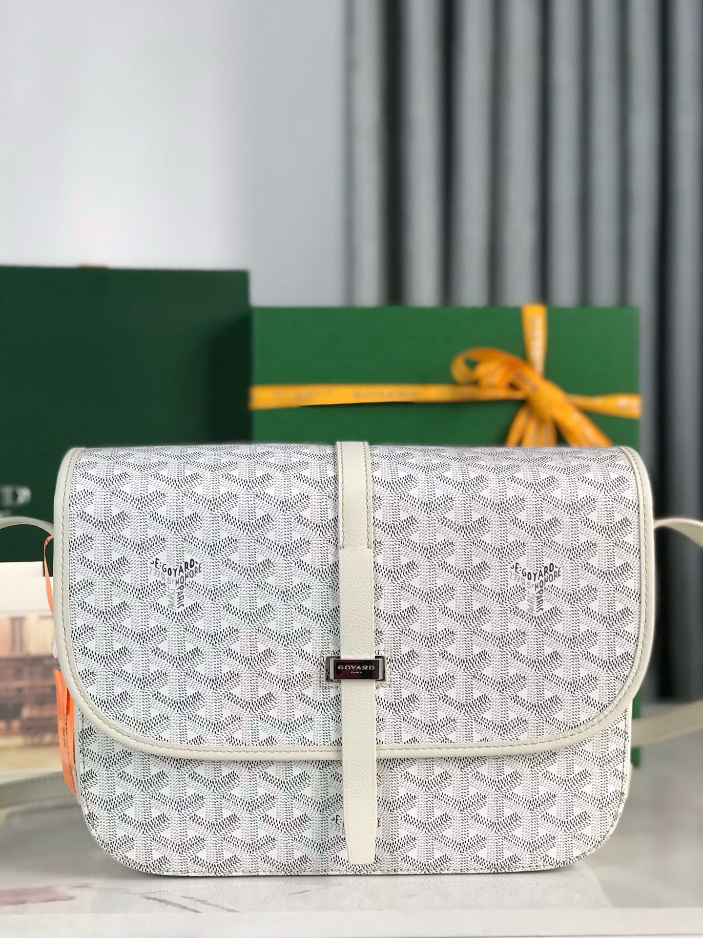 Сумка женская Goyard Belvédère II белого цвета
