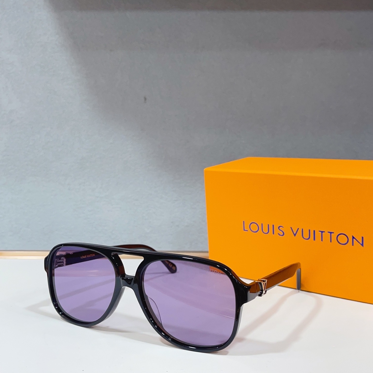 Очки солнцезащитные мужские в стиле Louis Vuitton Z2866U