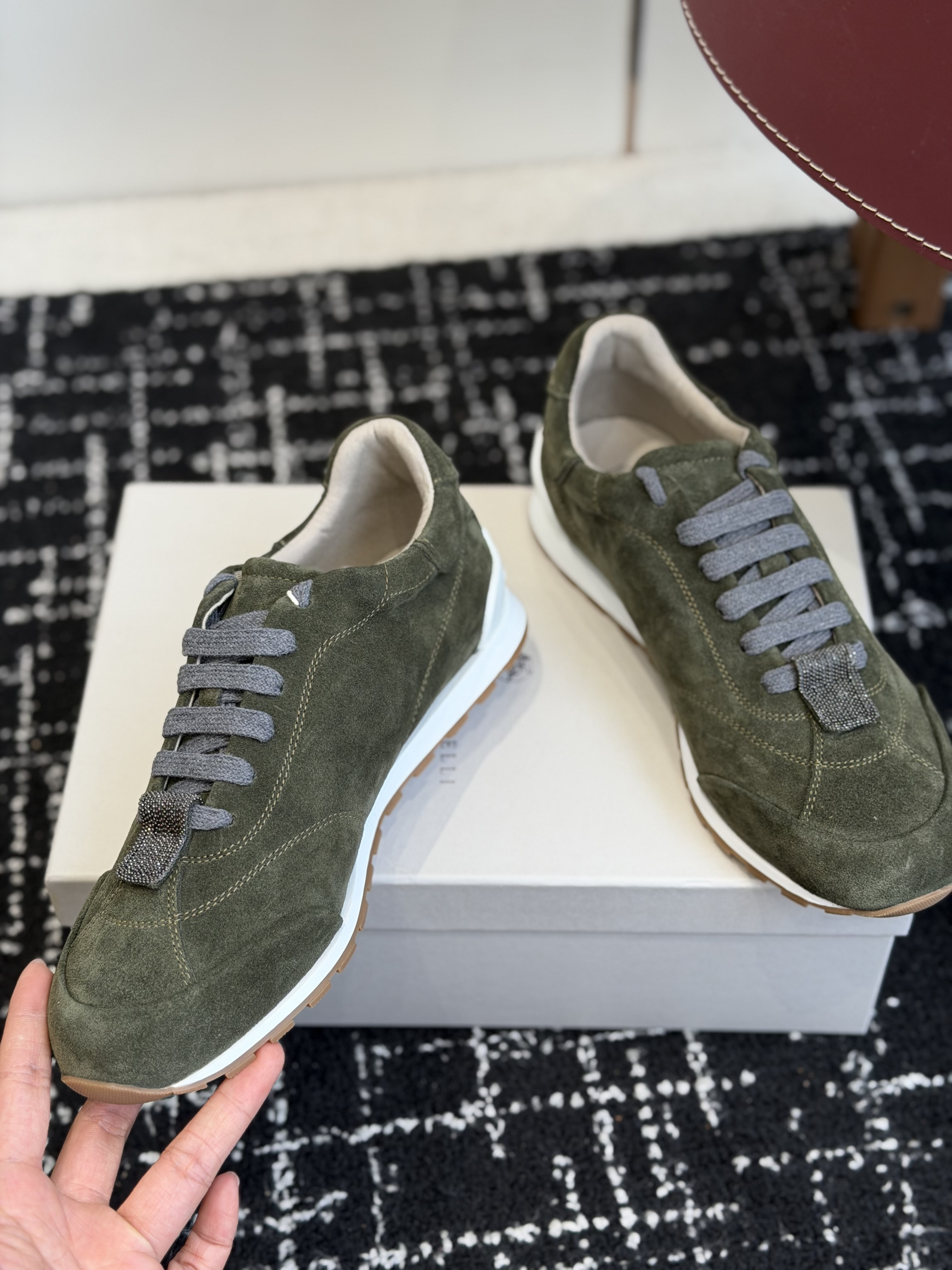 Кроссовки женские в стиле Brunello Cucinelli зеленого цвета