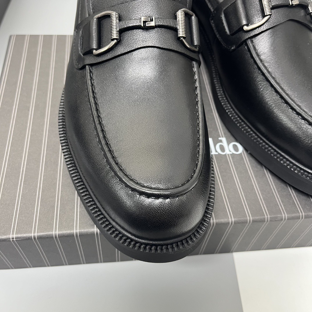 Лоферы мужские в стиле Zegna Garonne Flex из натуральной кожи черного цвета