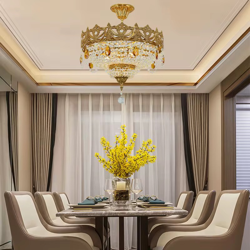 Люстра потолочная в французском стиле из меди с кристаллами